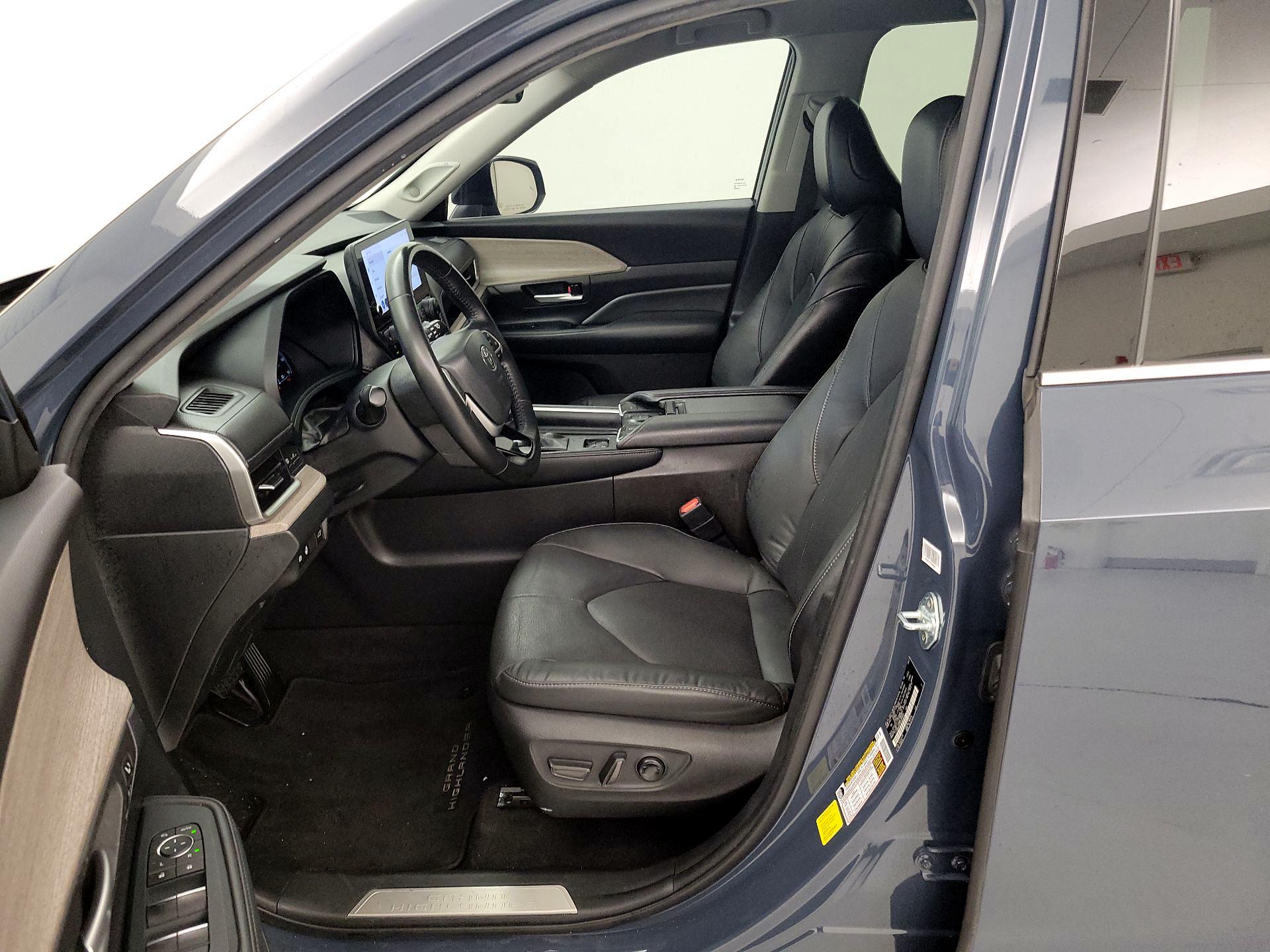 Thumbnail: 2024 Toyota Grand Highlander - 11