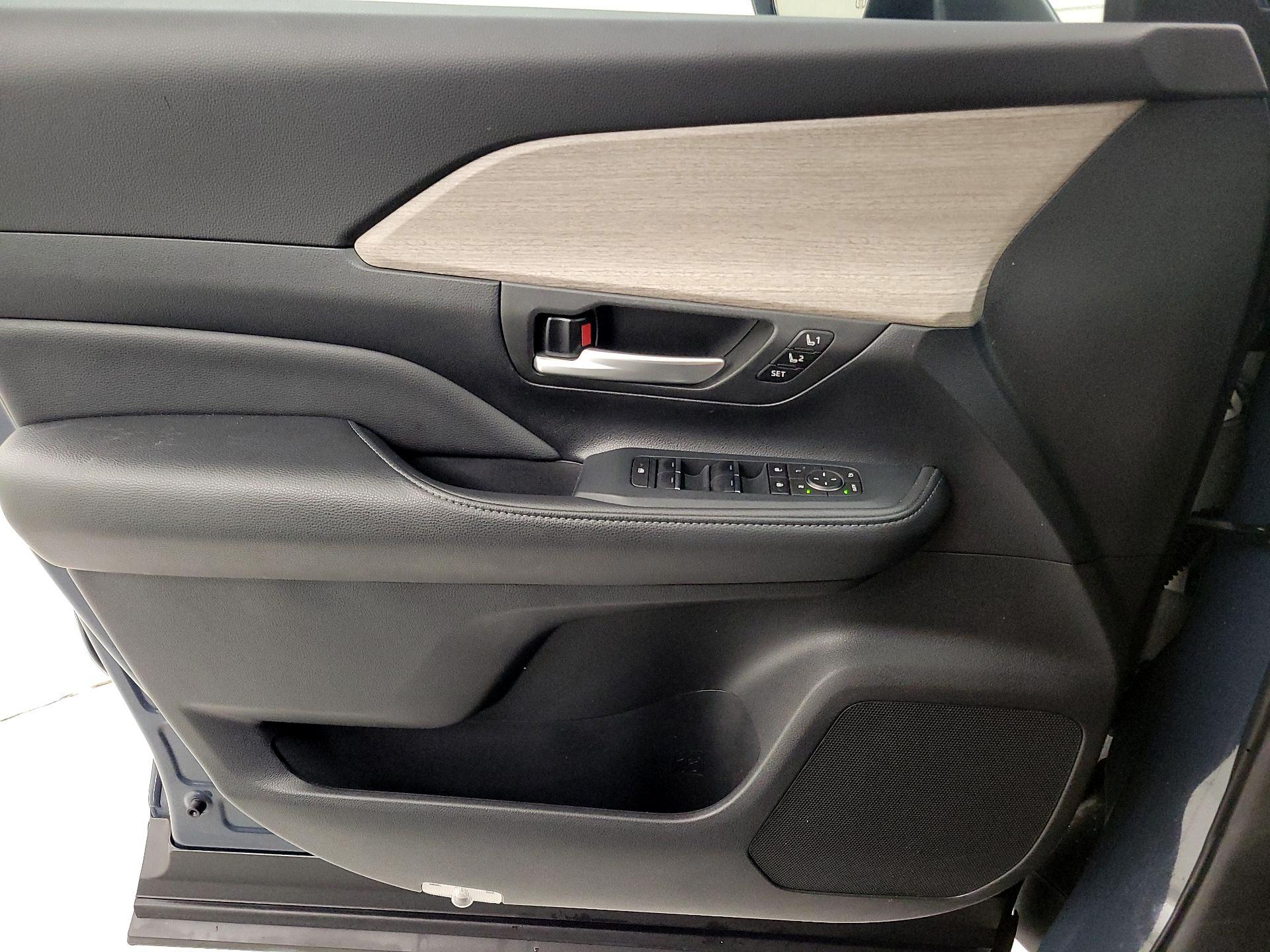 Thumbnail: 2024 Toyota Grand Highlander - 12