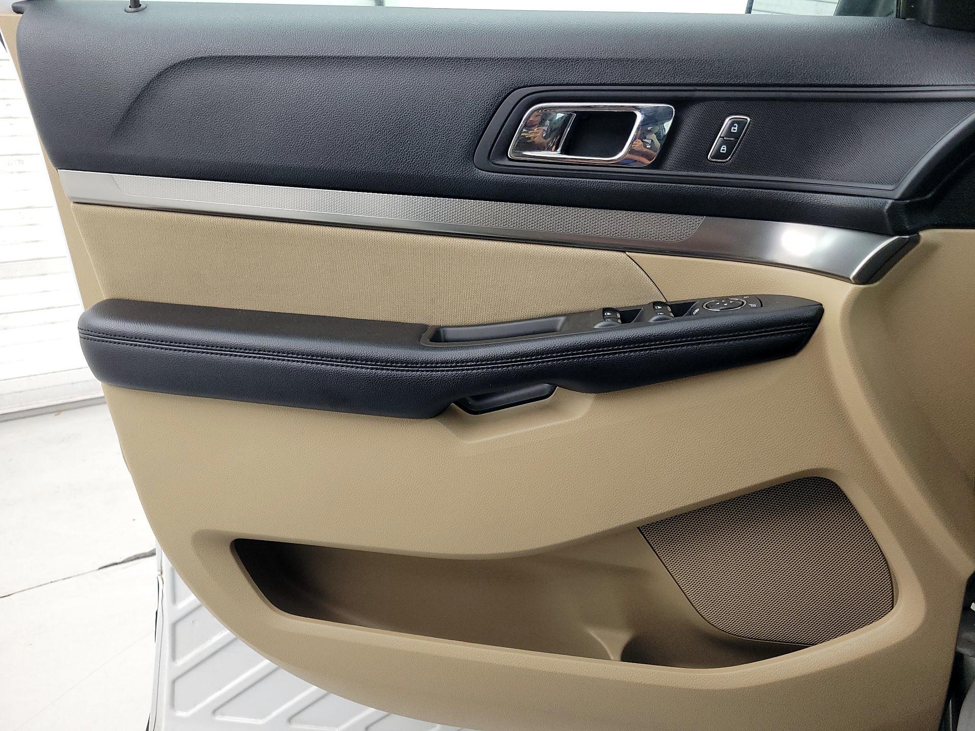 Thumbnail: 2017 Ford Explorer - 12