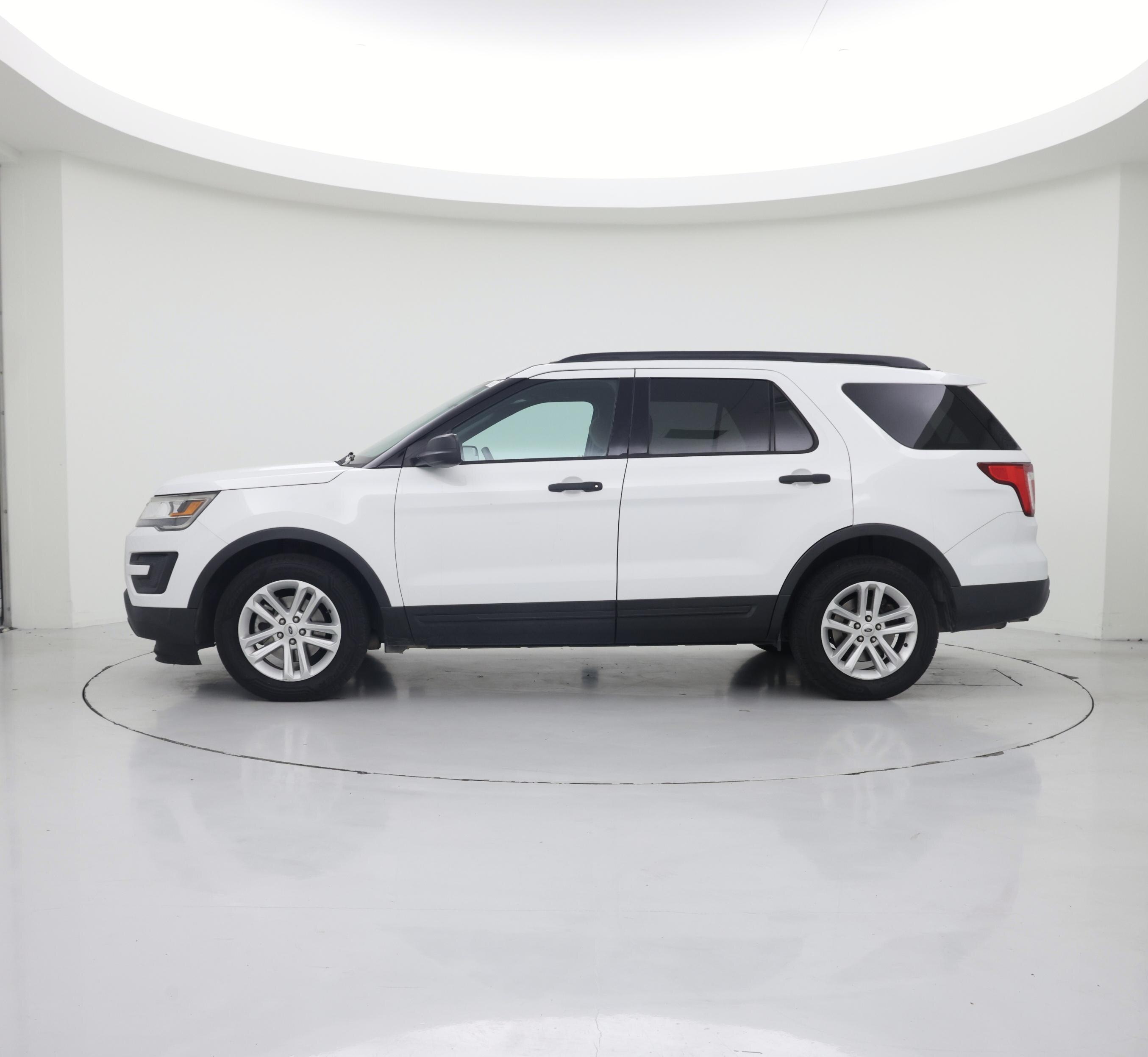 Thumbnail: 2017 Ford Explorer - 3