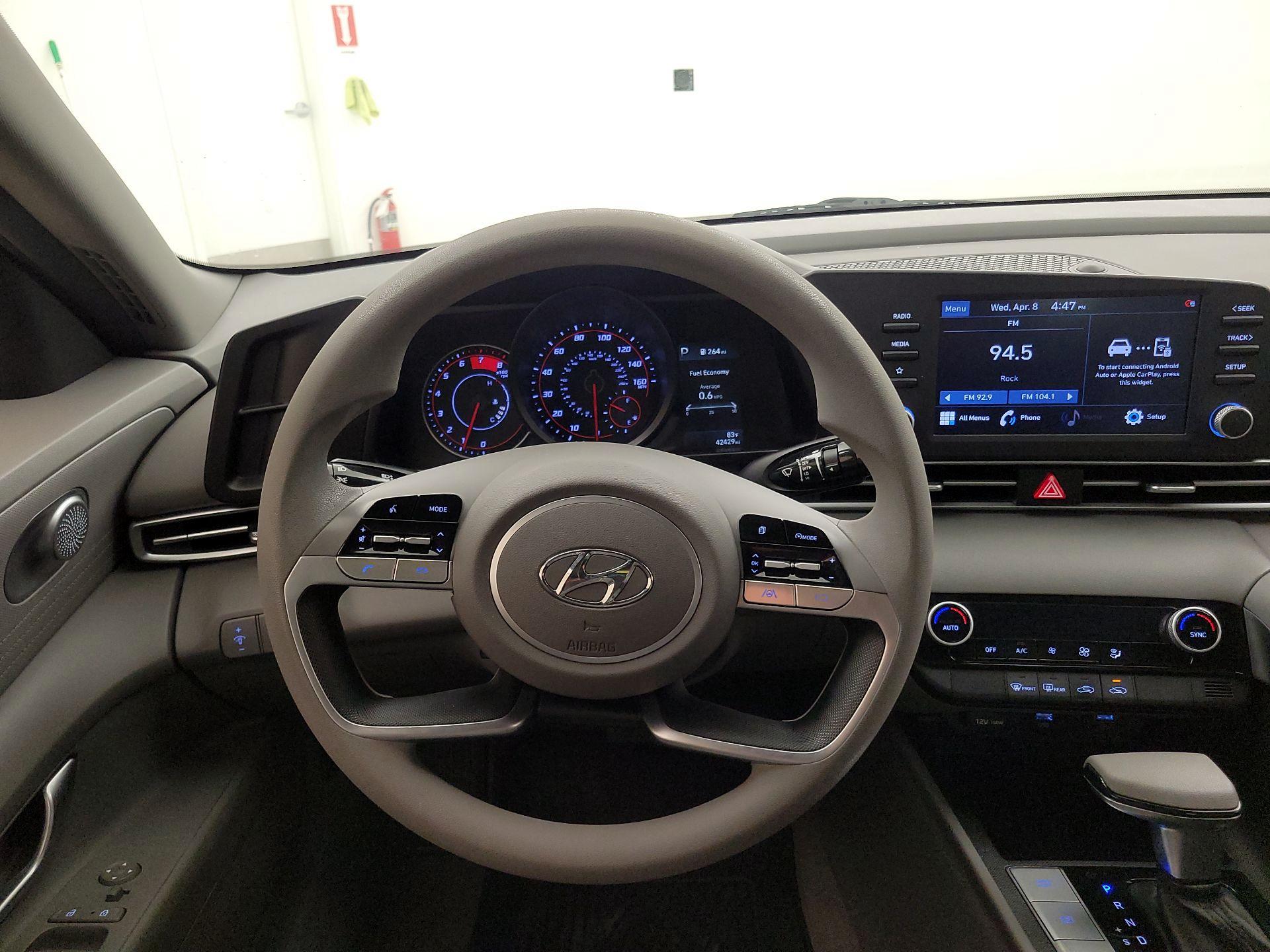 Thumbnail: 2021 Hyundai Elantra - 10