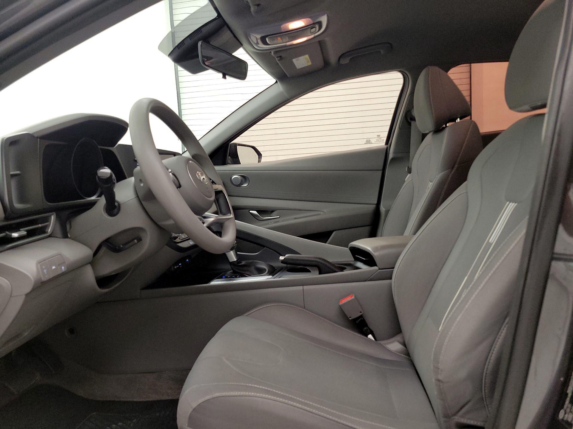 Thumbnail: 2021 Hyundai Elantra - 11