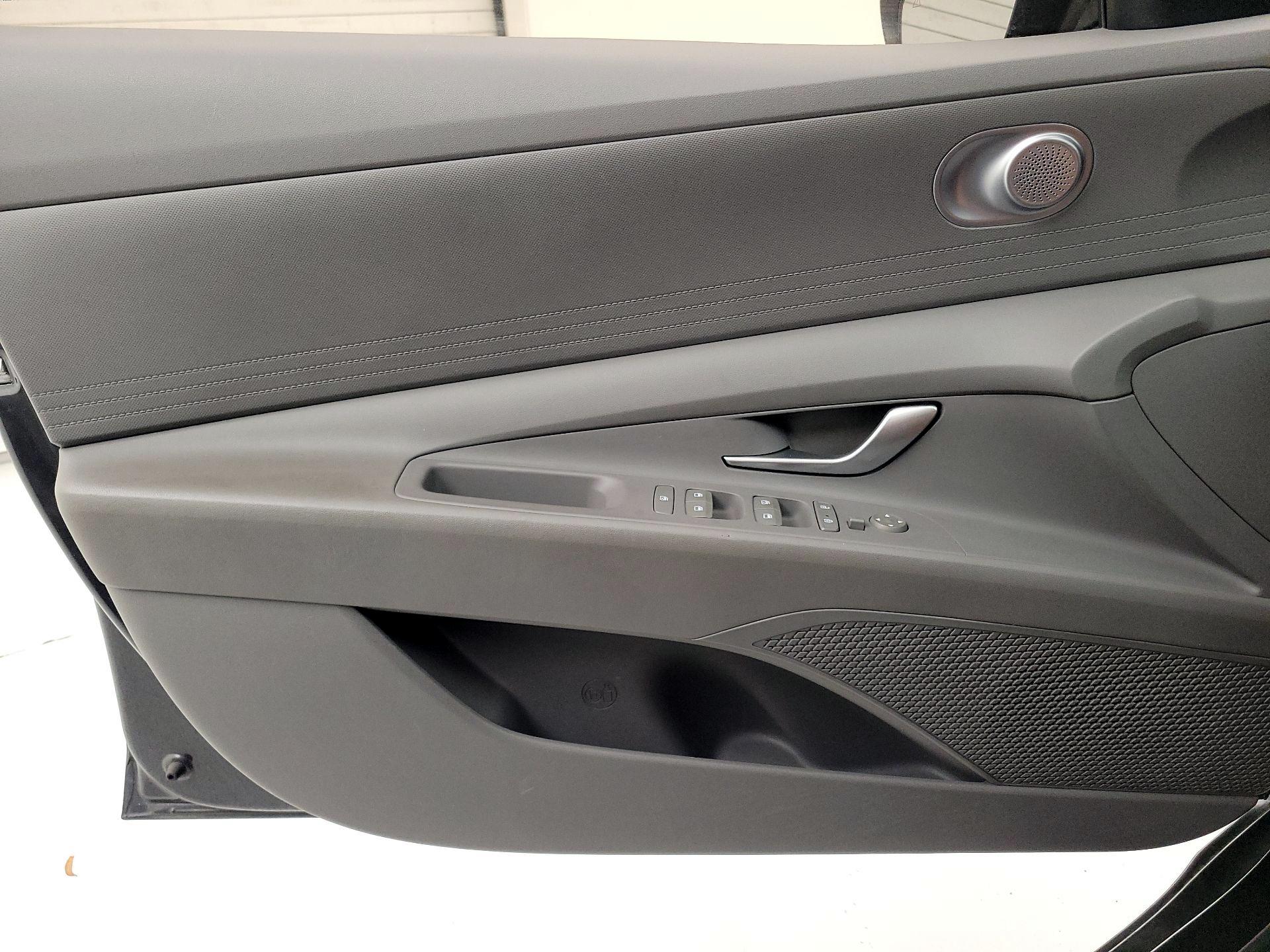 Thumbnail: 2021 Hyundai Elantra - 12