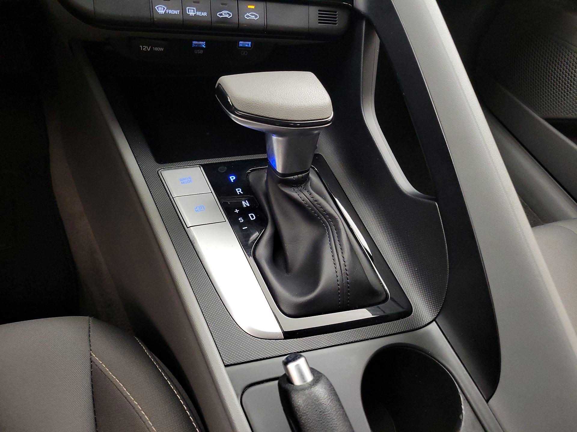 Thumbnail: 2021 Hyundai Elantra - 17