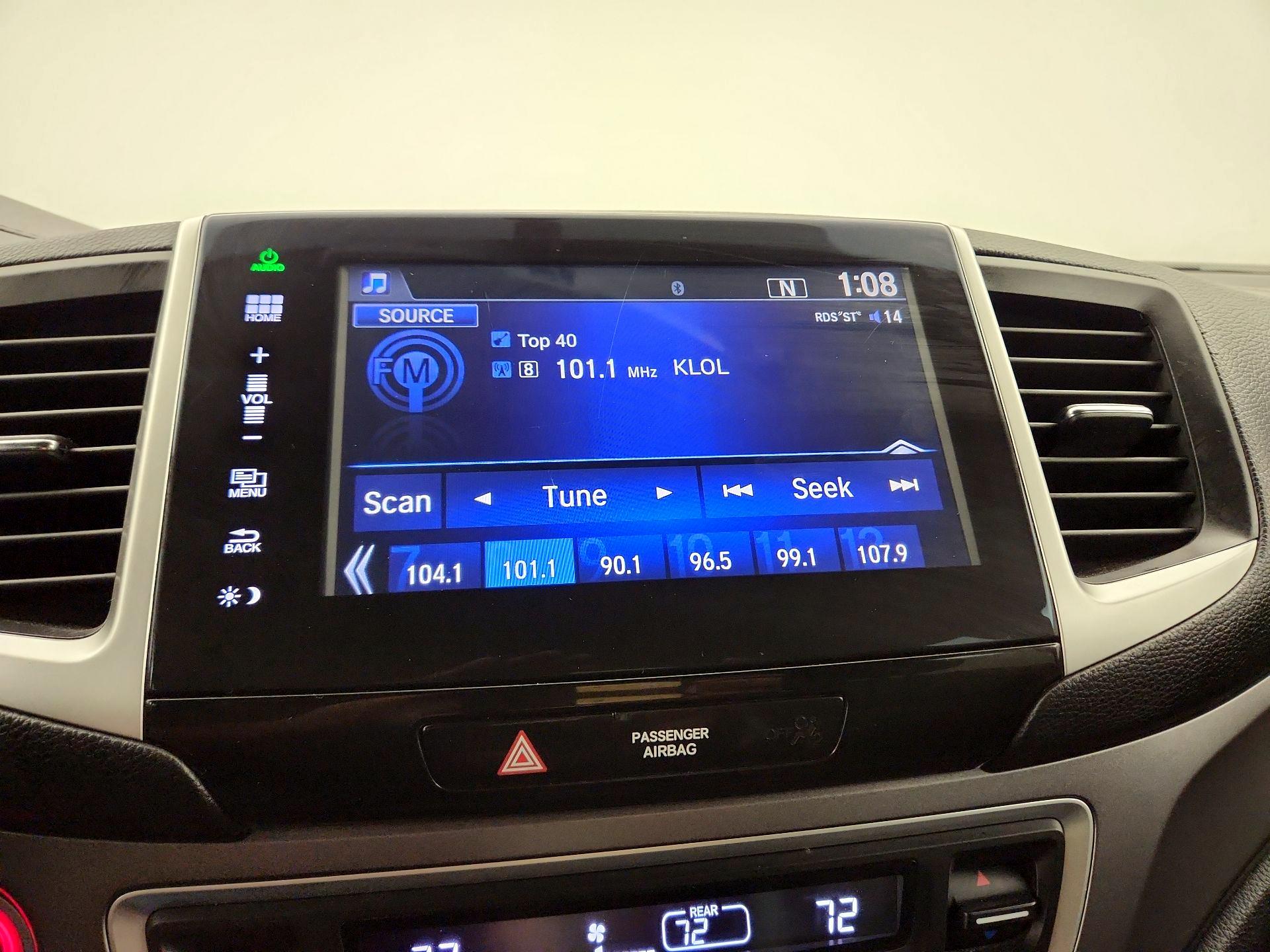 Thumbnail: 2016 Honda Pilot - 15