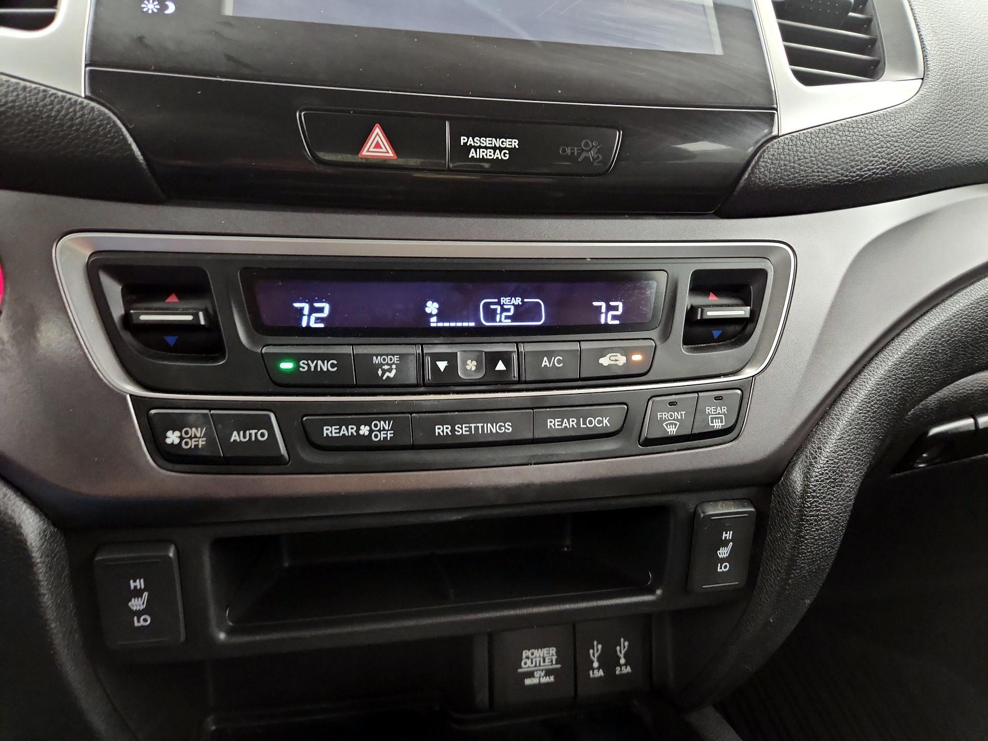 Thumbnail: 2016 Honda Pilot - 16