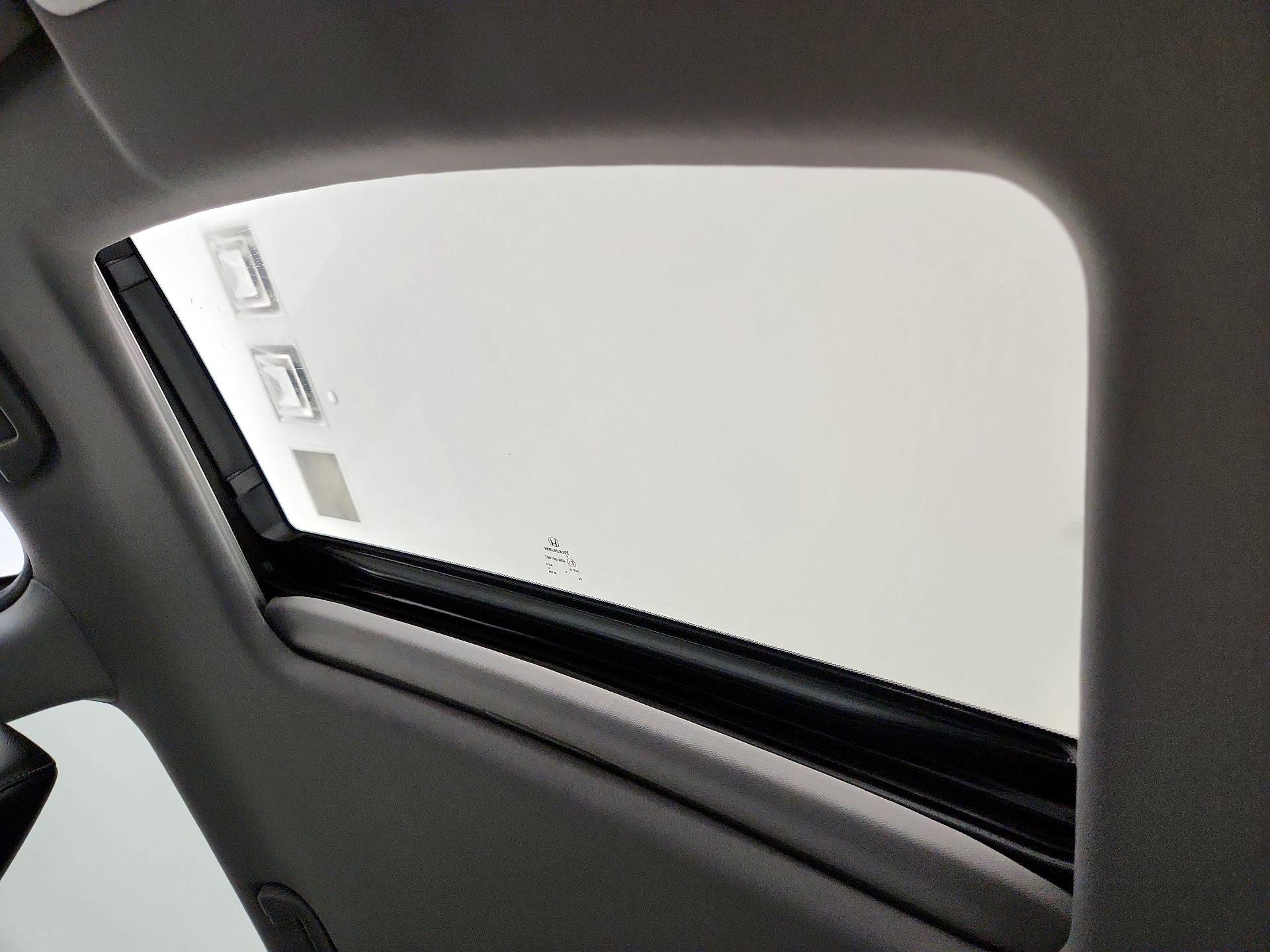 Thumbnail: 2016 Honda Pilot - 19