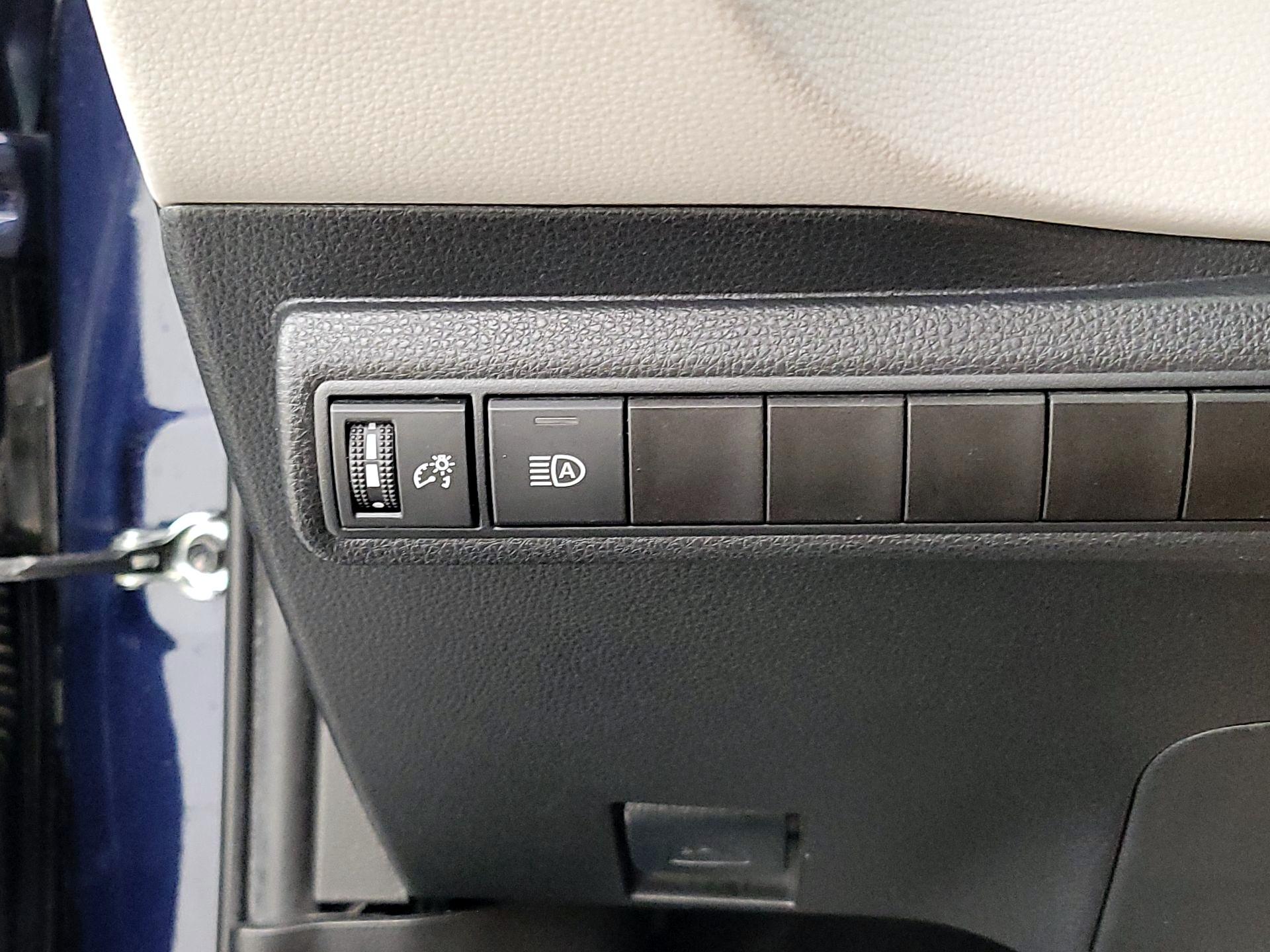 Thumbnail: 2024 Toyota Corolla - 13