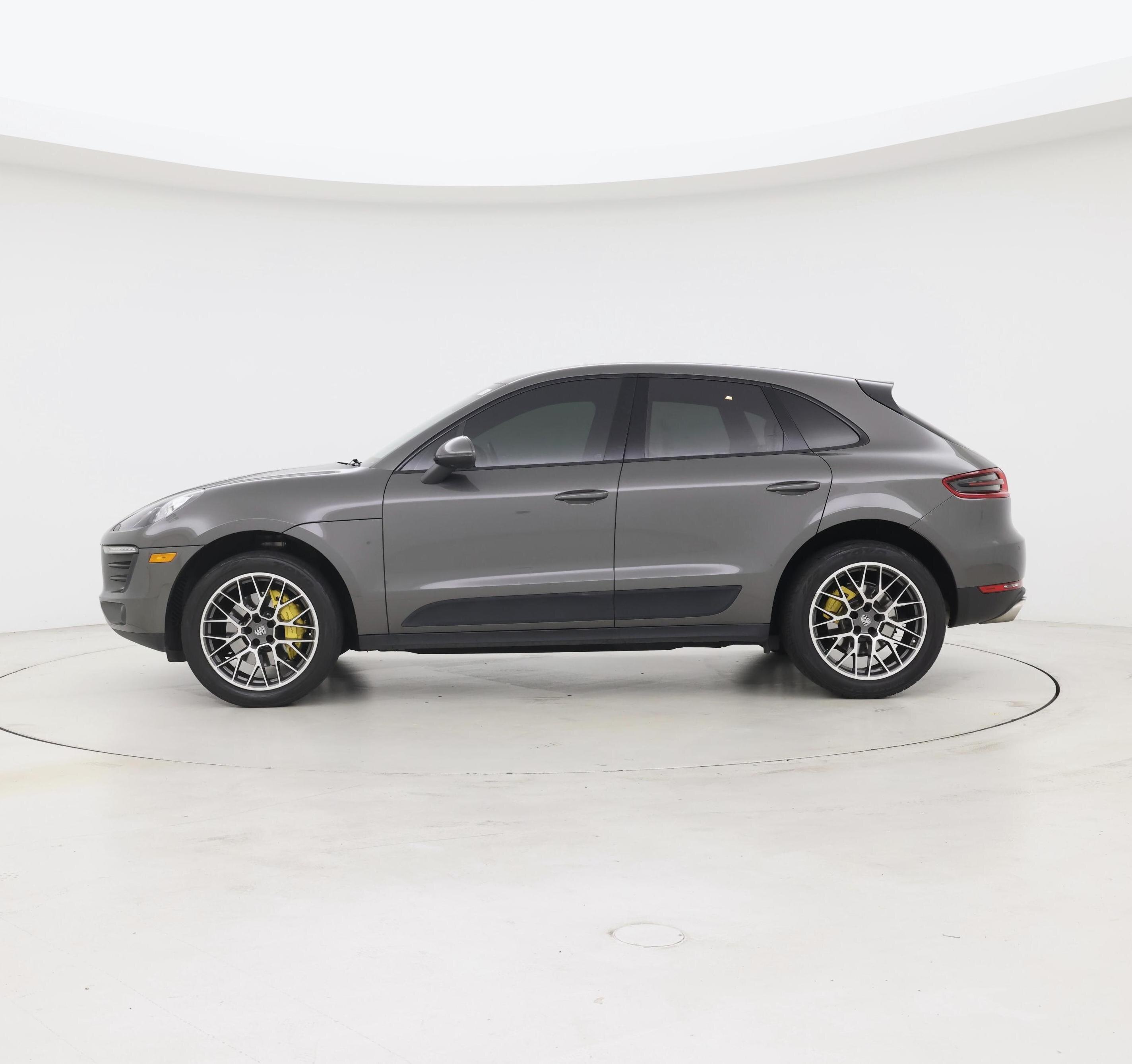 Thumbnail: 2016 Porsche Macan - 3