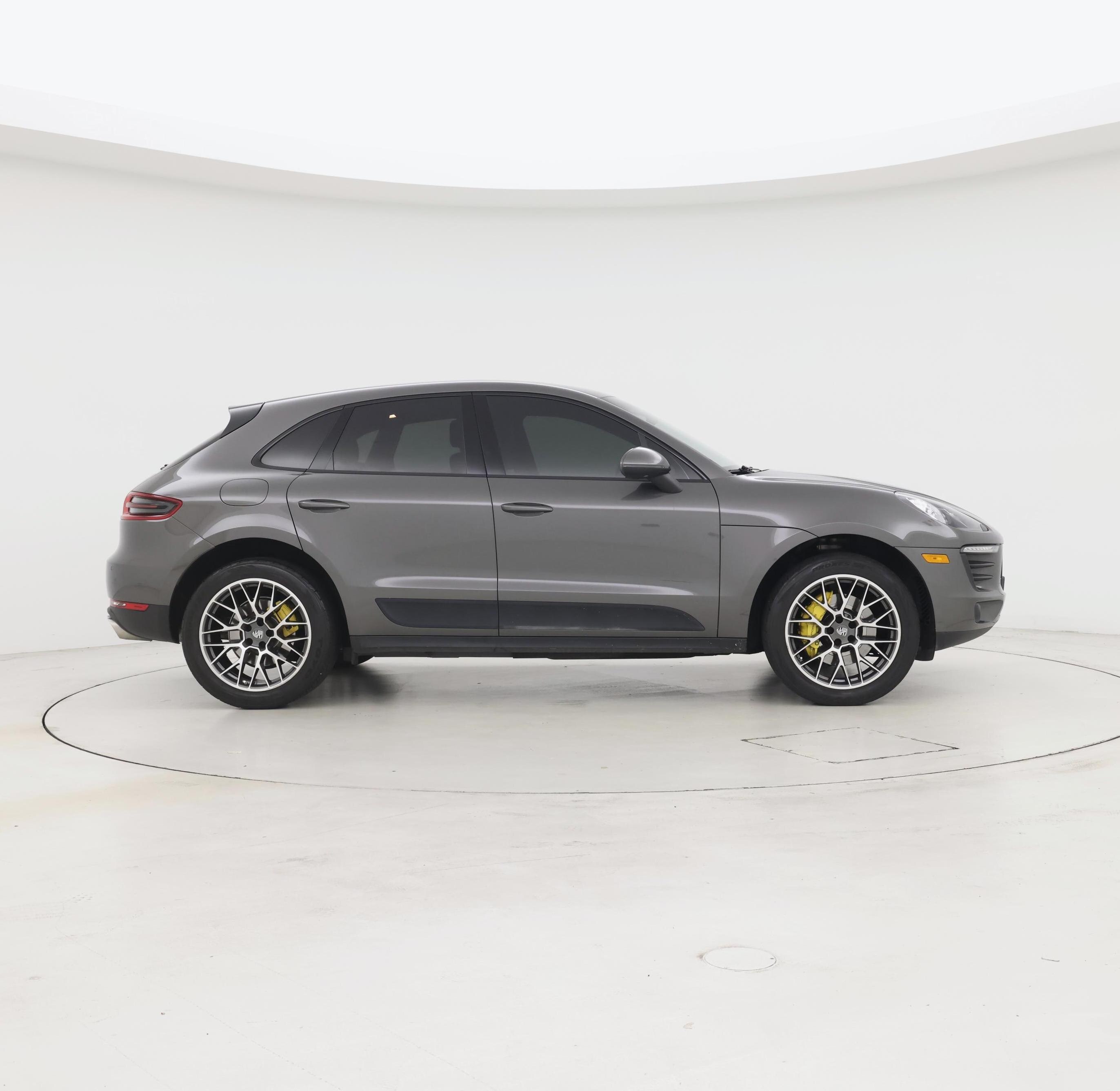 Thumbnail: 2016 Porsche Macan - 7