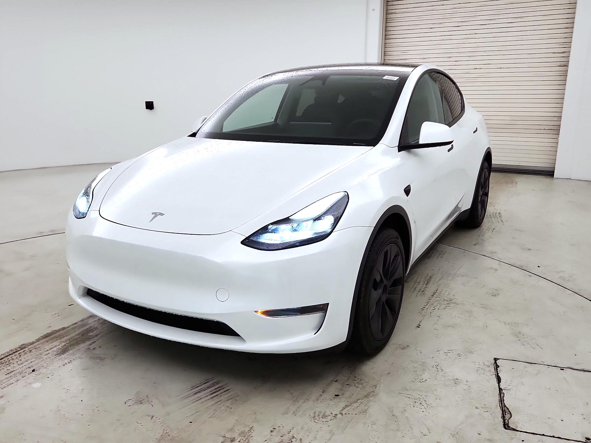 Thumbnail: 2024 Tesla Model Y - 3