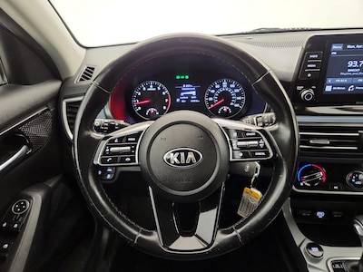 Steering Wheel & Instrument Cluster (On)