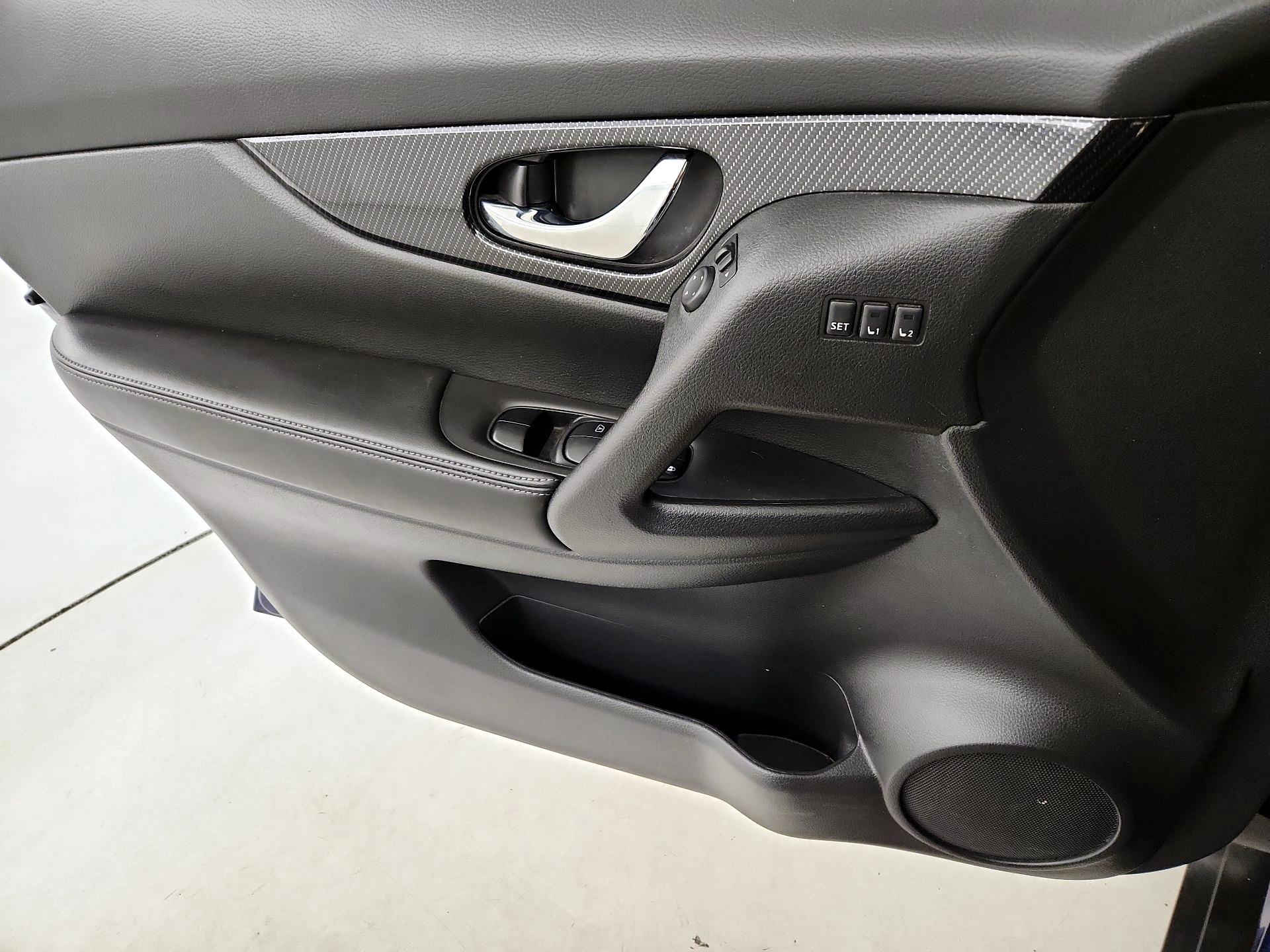 Thumbnail: 2019 Nissan Rogue - 12