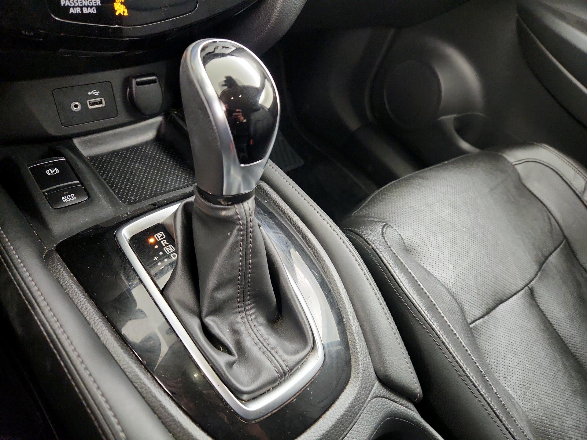 Thumbnail: 2019 Nissan Rogue - 18