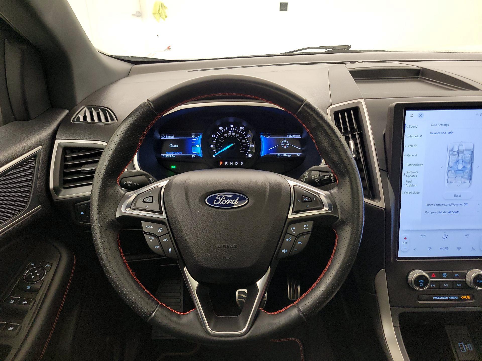 Thumbnail: 2021 Ford Edge - 10