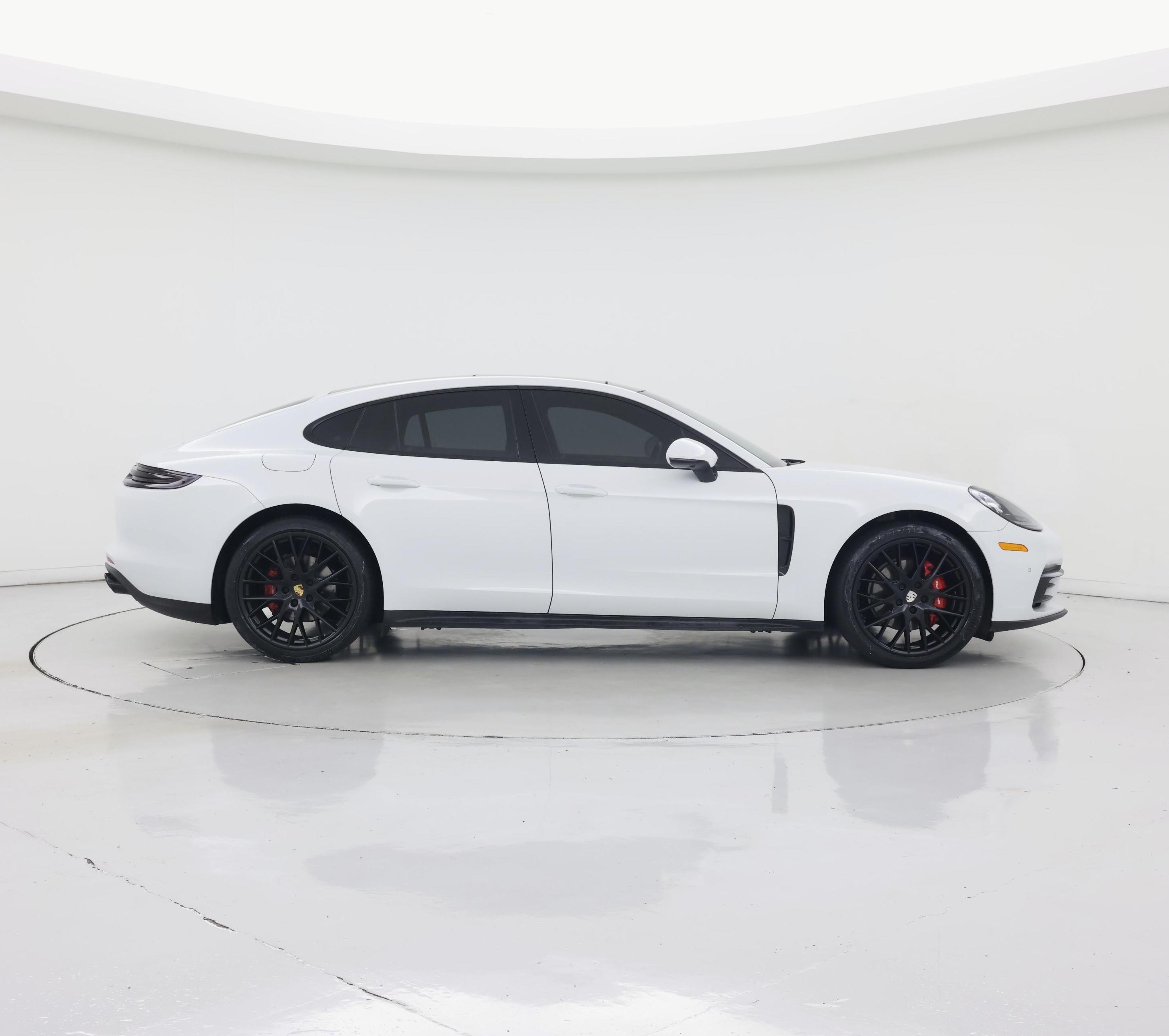 Thumbnail: 2019 Porsche Panamera - 7