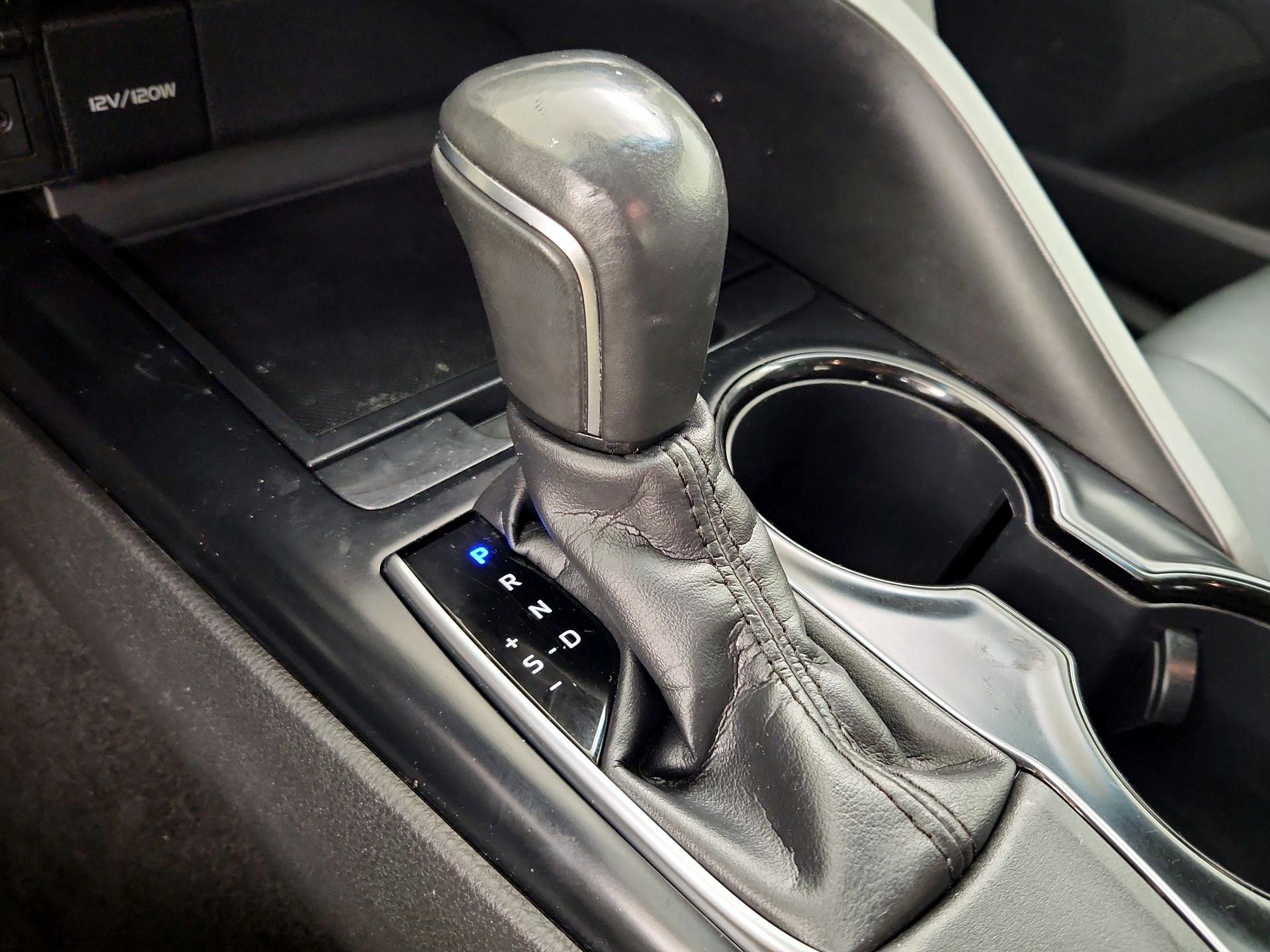Thumbnail: 2018 Toyota Camry - 17