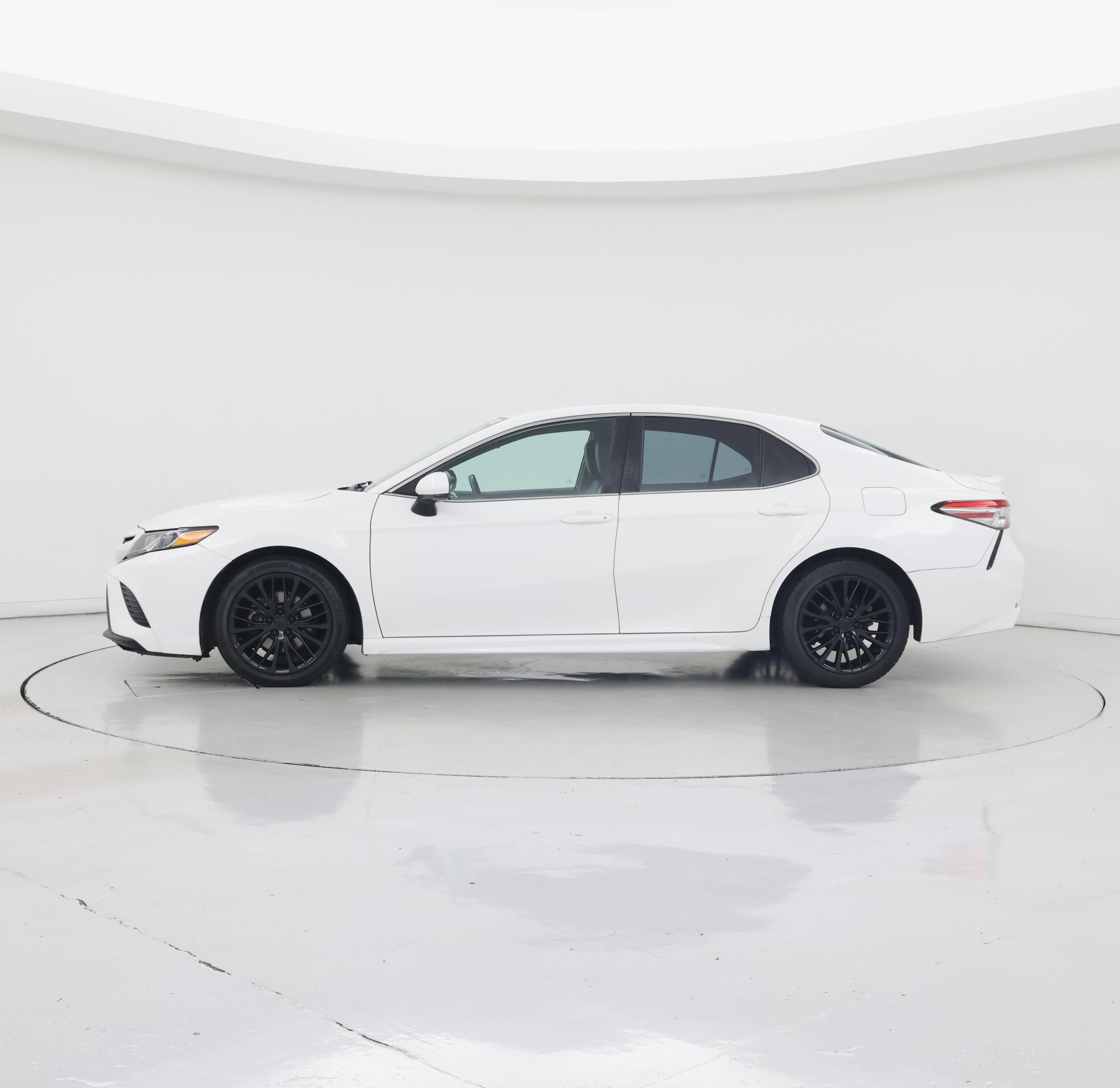 Thumbnail: 2018 Toyota Camry - 3