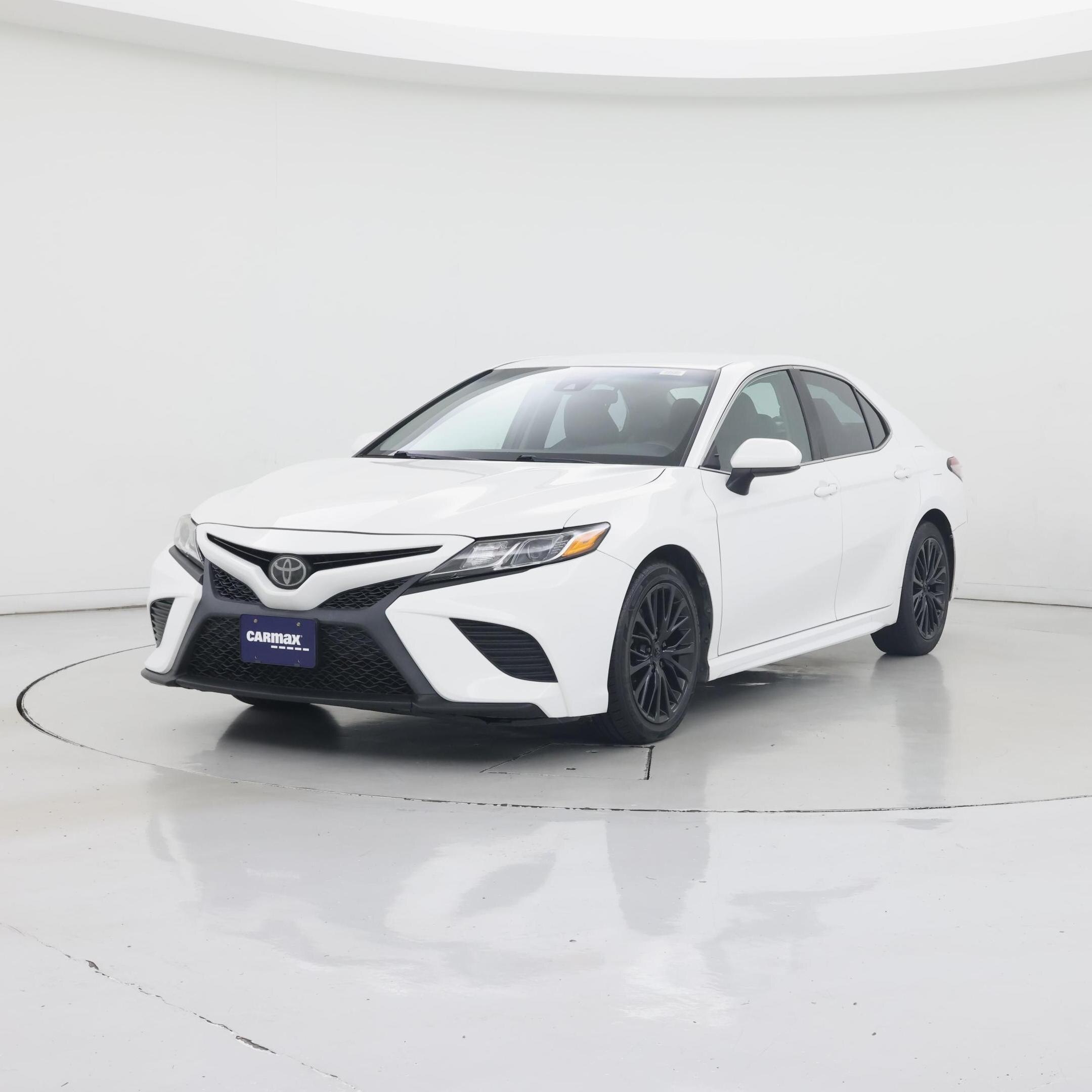 Thumbnail: 2018 Toyota Camry - 4