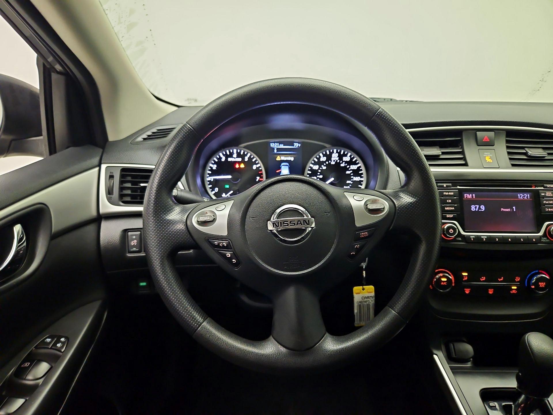 Thumbnail: 2019 Nissan Sentra - 10