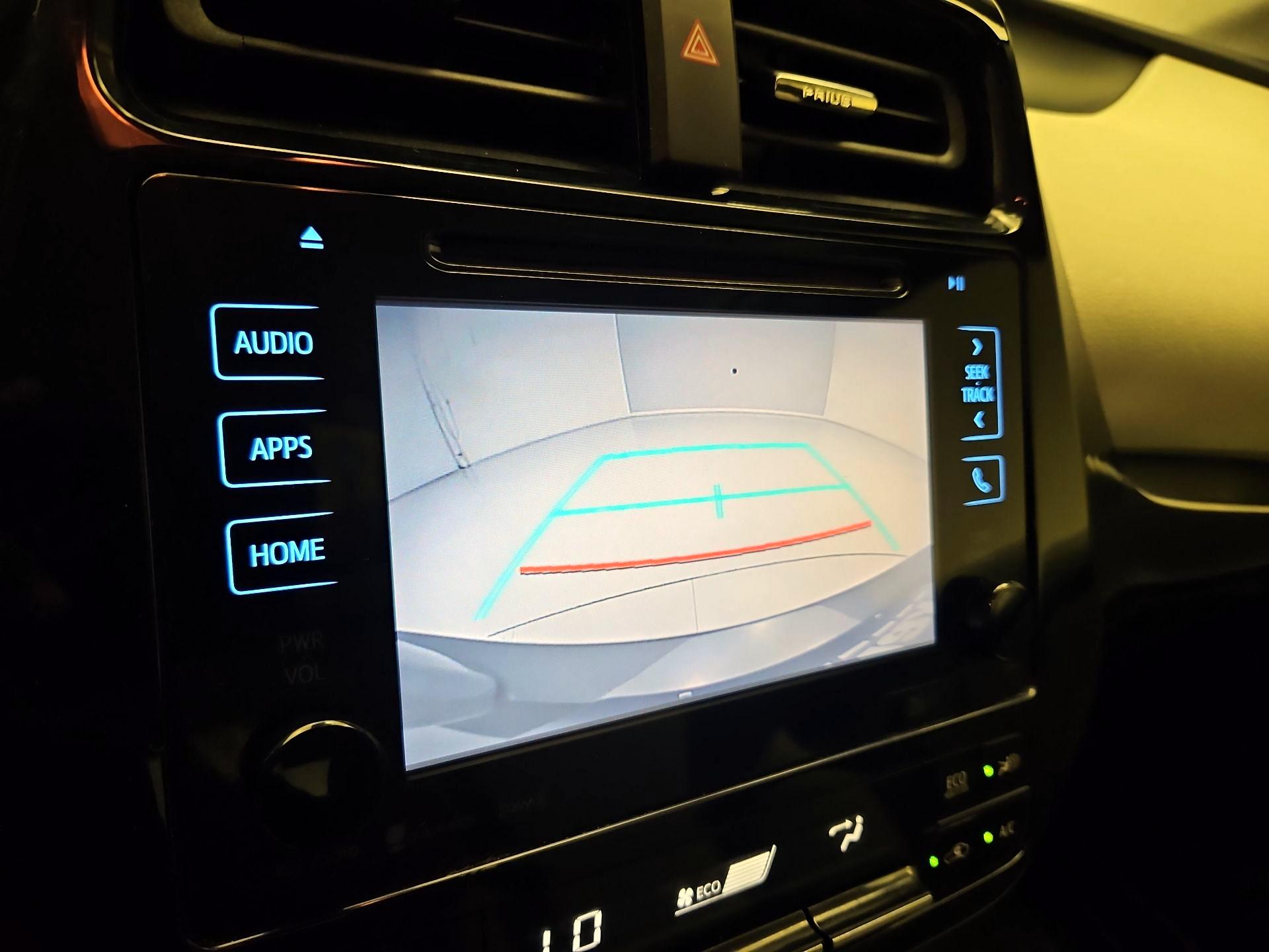 Thumbnail: 2016 Toyota Prius - 15