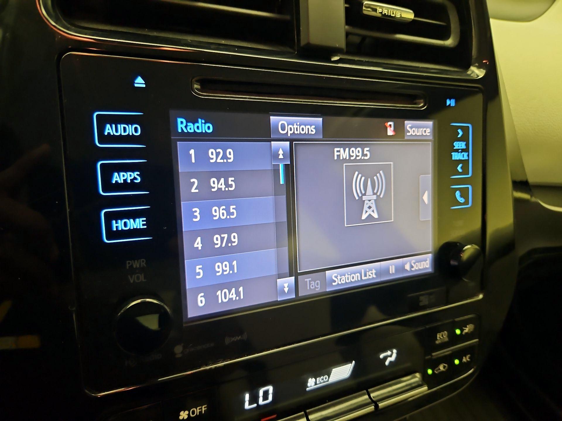 Thumbnail: 2016 Toyota Prius - 16