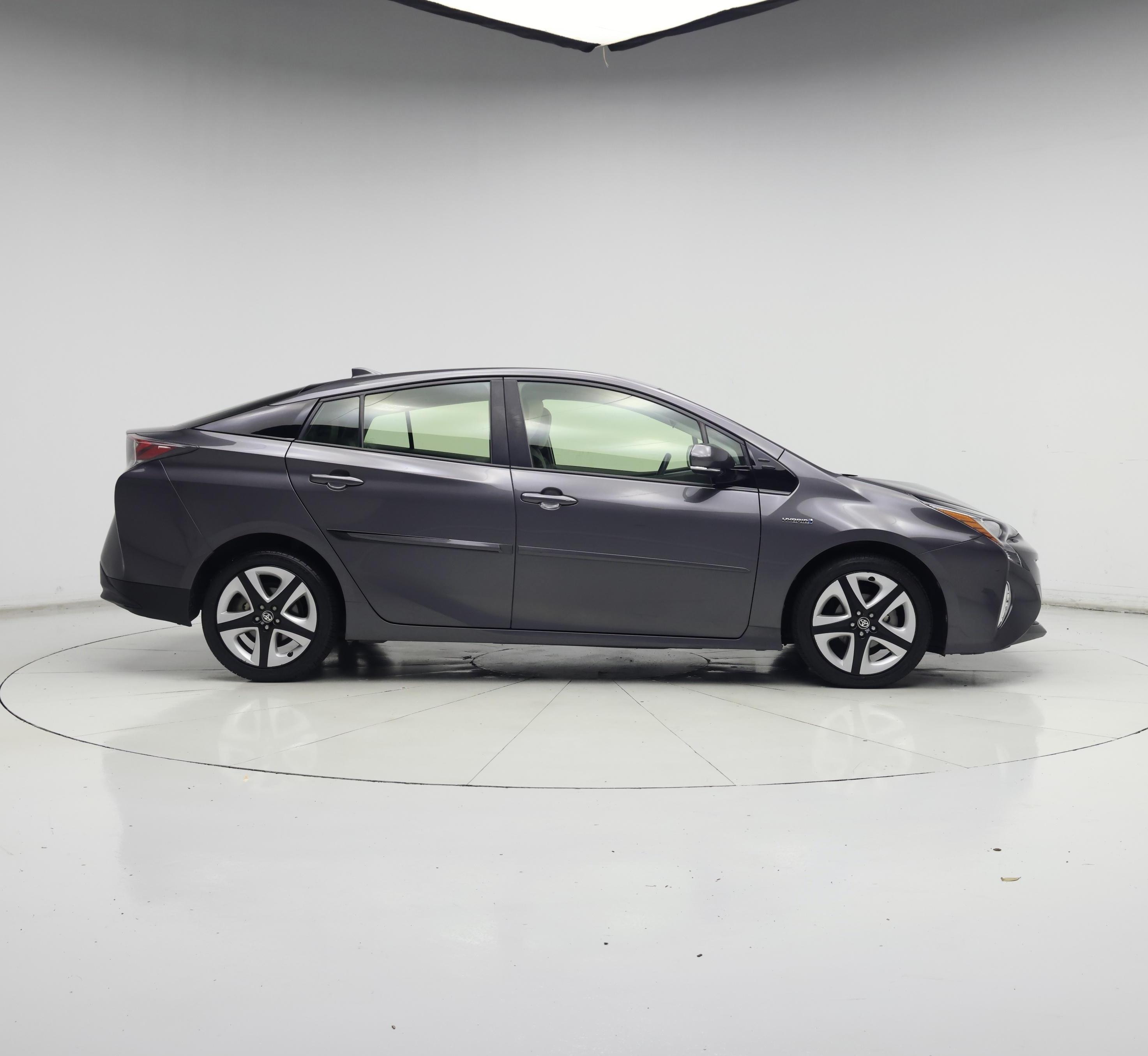 Thumbnail: 2016 Toyota Prius - 7