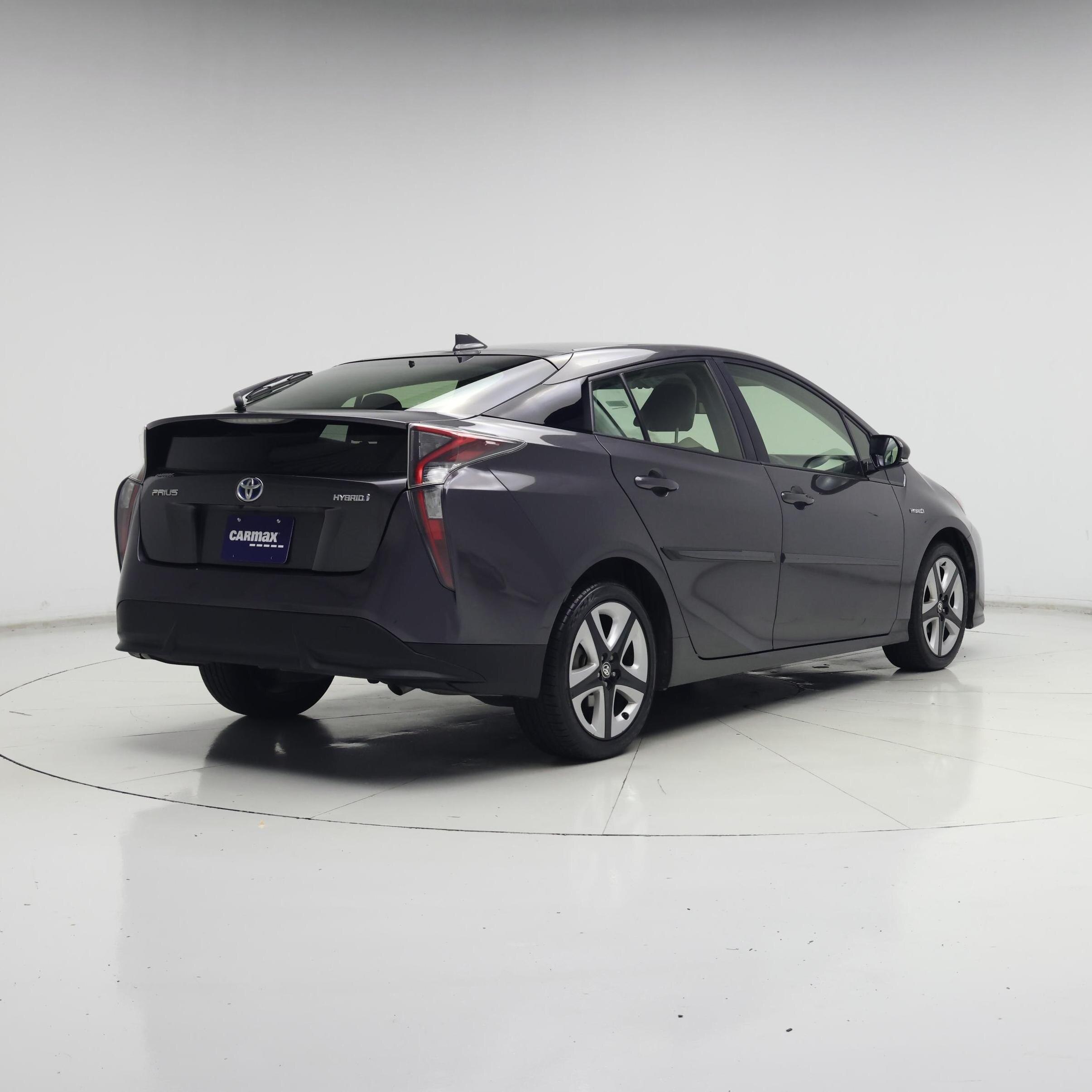 Thumbnail: 2016 Toyota Prius - 8