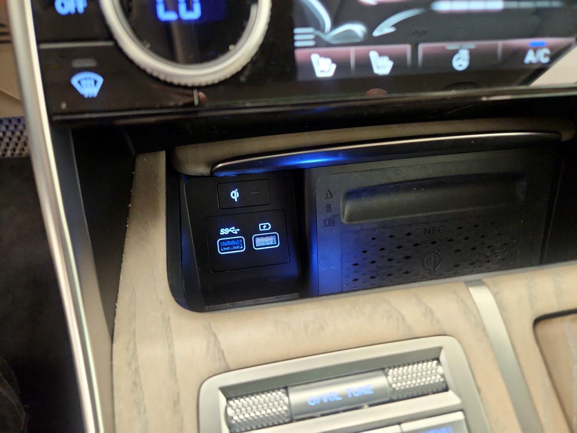 Thumbnail: 2022 Genesis GV80 - 19