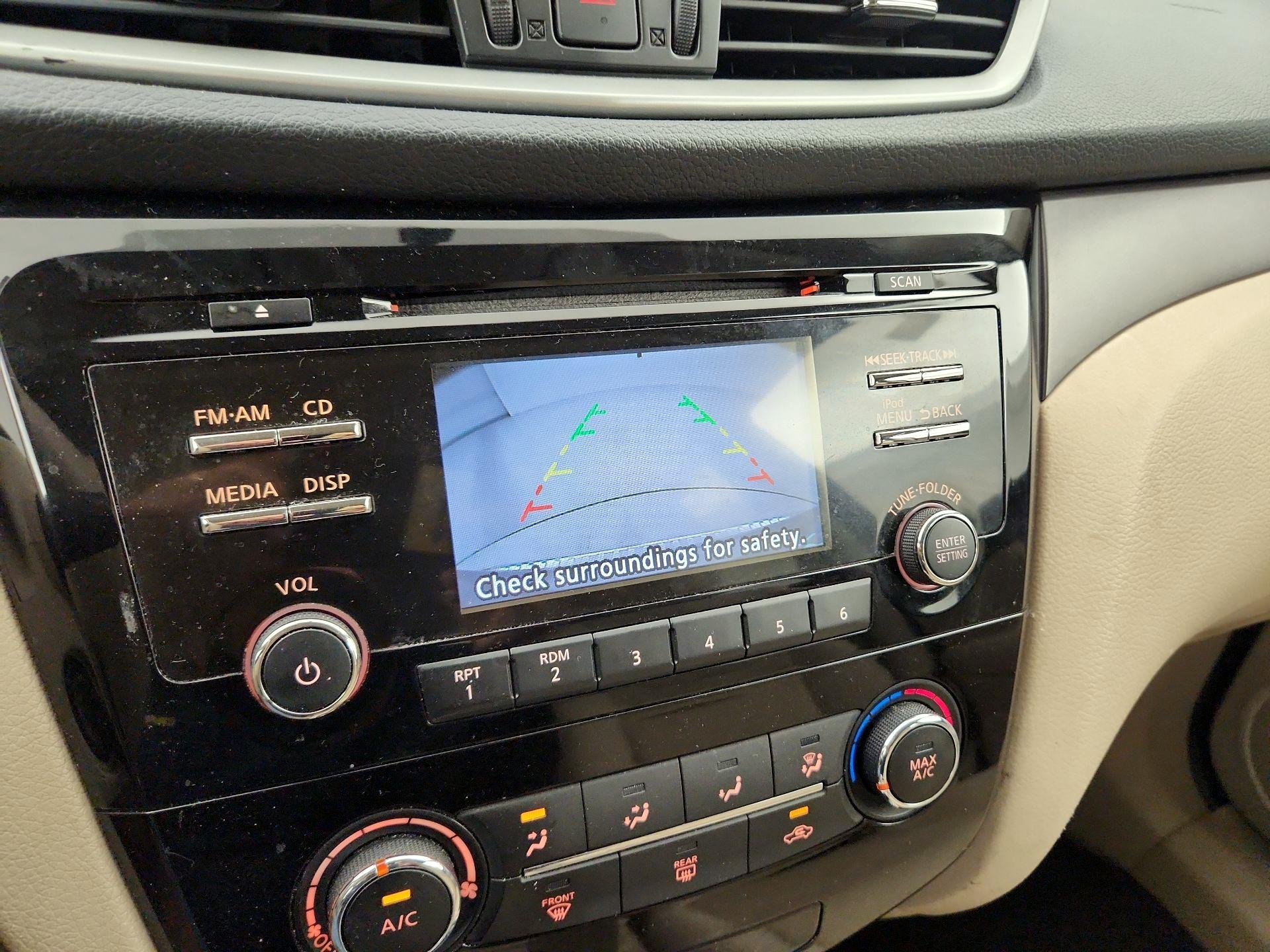 Thumbnail: 2015 Nissan Rogue - 14