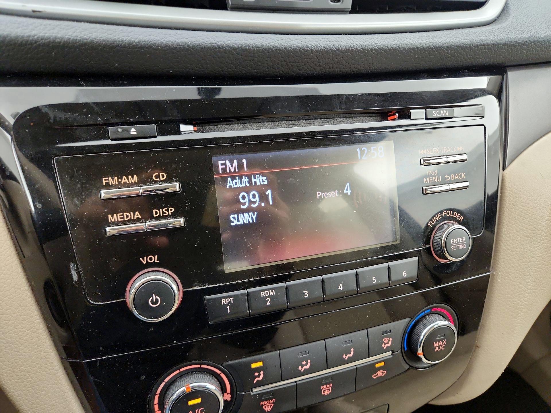 Thumbnail: 2015 Nissan Rogue - 15