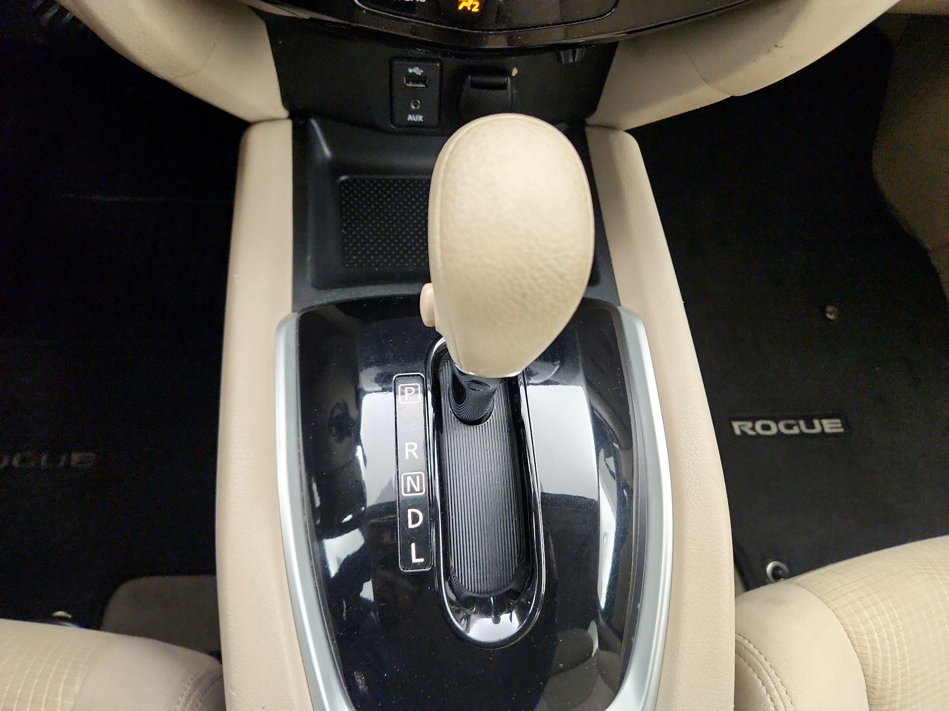 Thumbnail: 2015 Nissan Rogue - 17