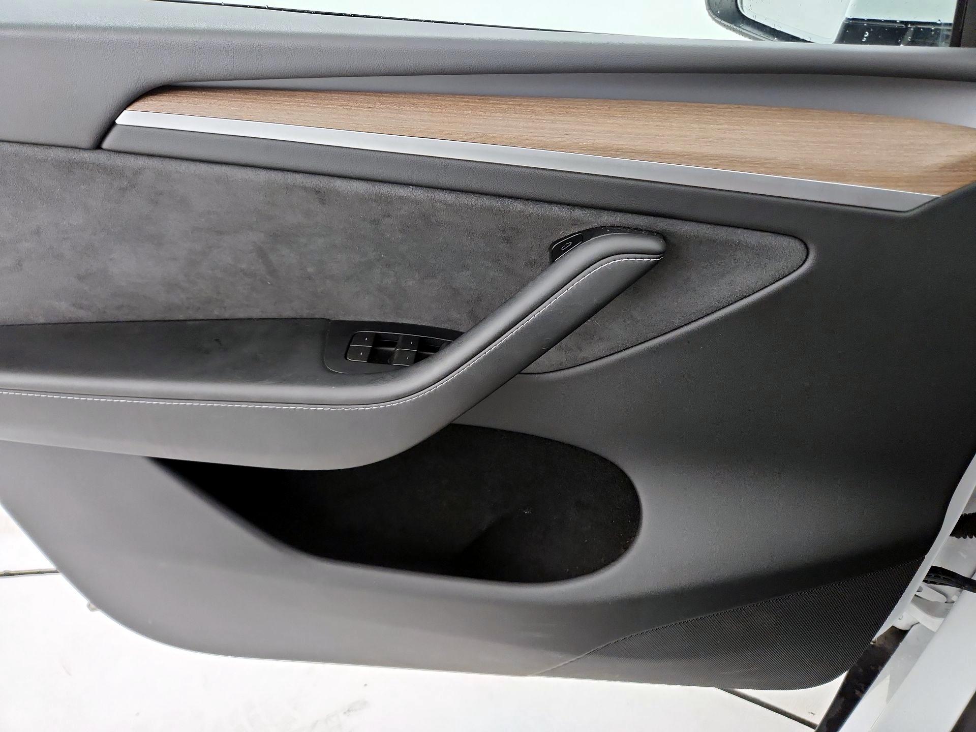 Thumbnail: 2023 Tesla Model Y - 10