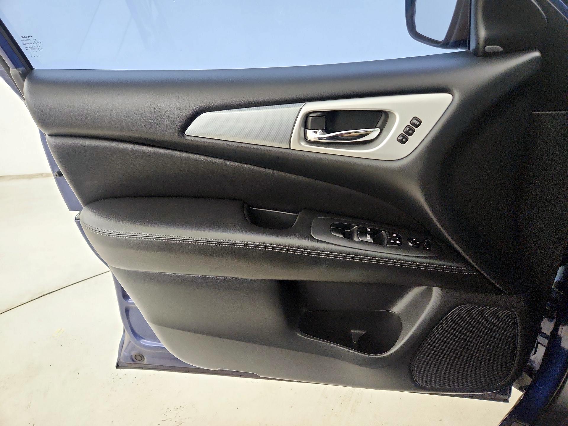 Thumbnail: 2018 Nissan Pathfinder - 12