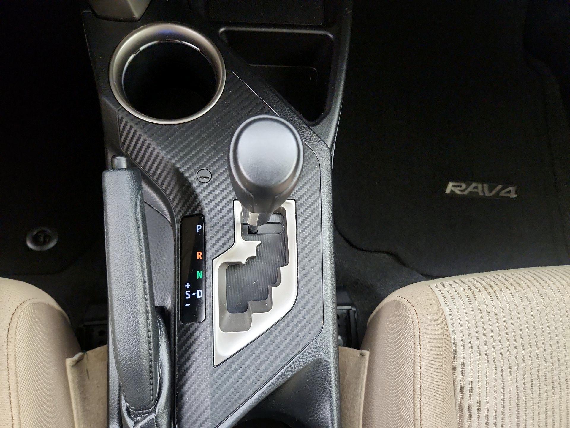 Thumbnail: 2015 Toyota RAV4 - 17