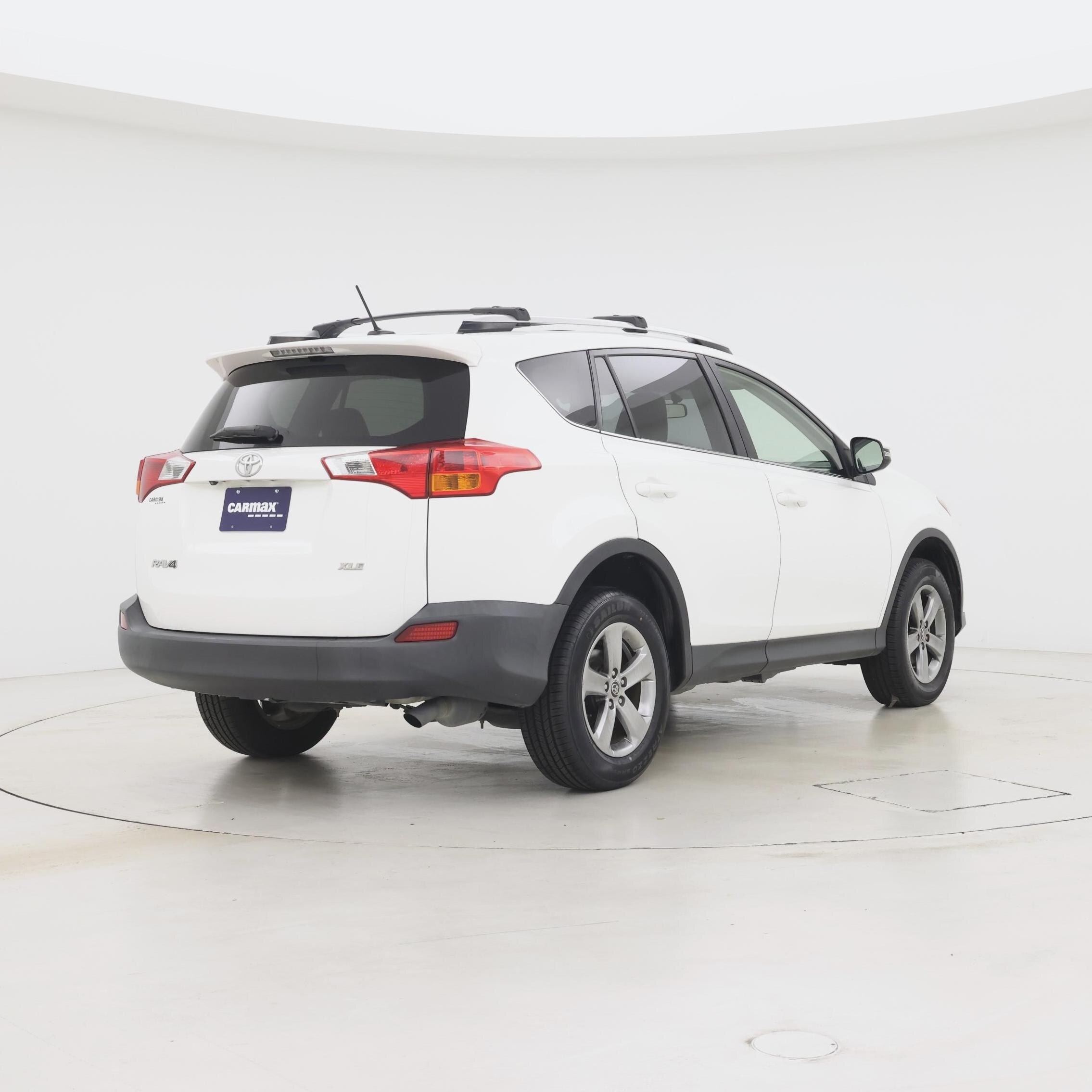 Thumbnail: 2015 Toyota RAV4 - 8