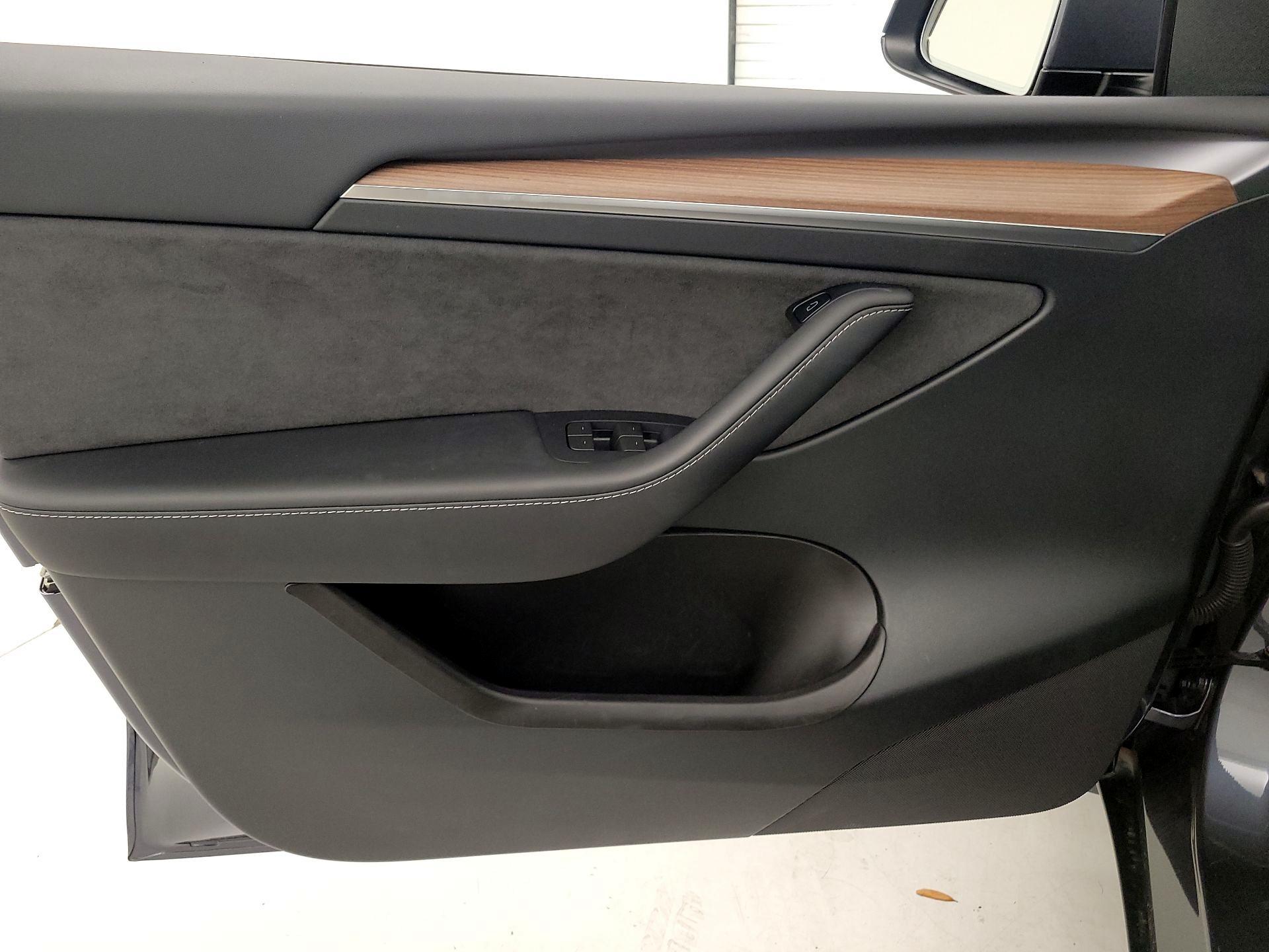 Thumbnail: 2023 Tesla Model Y - 12