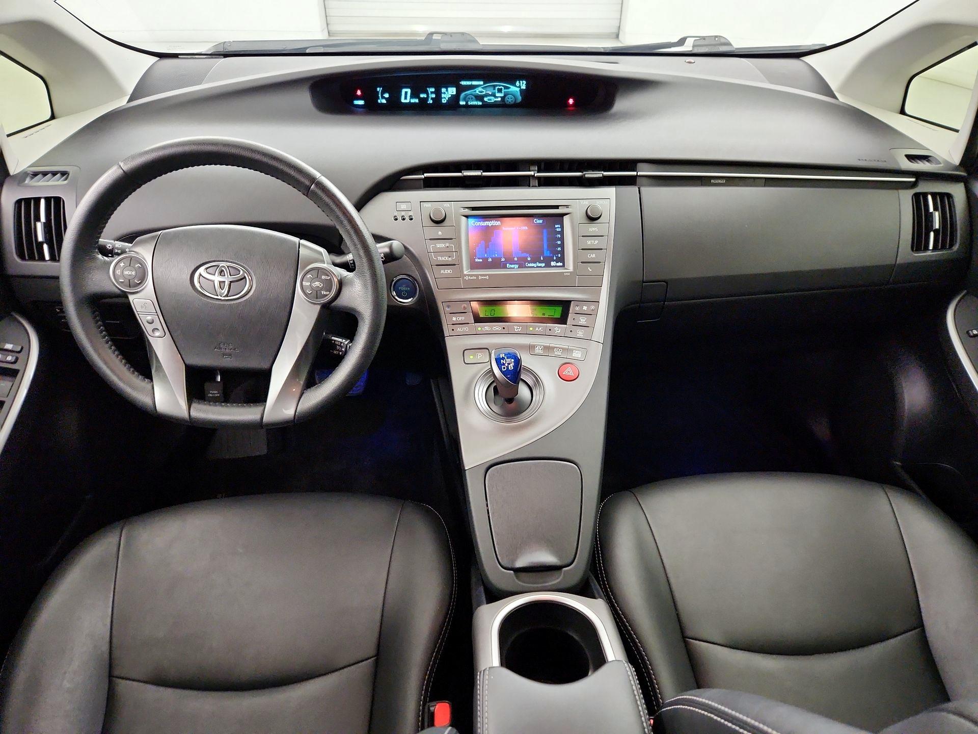Thumbnail: 2015 Toyota Prius - 9