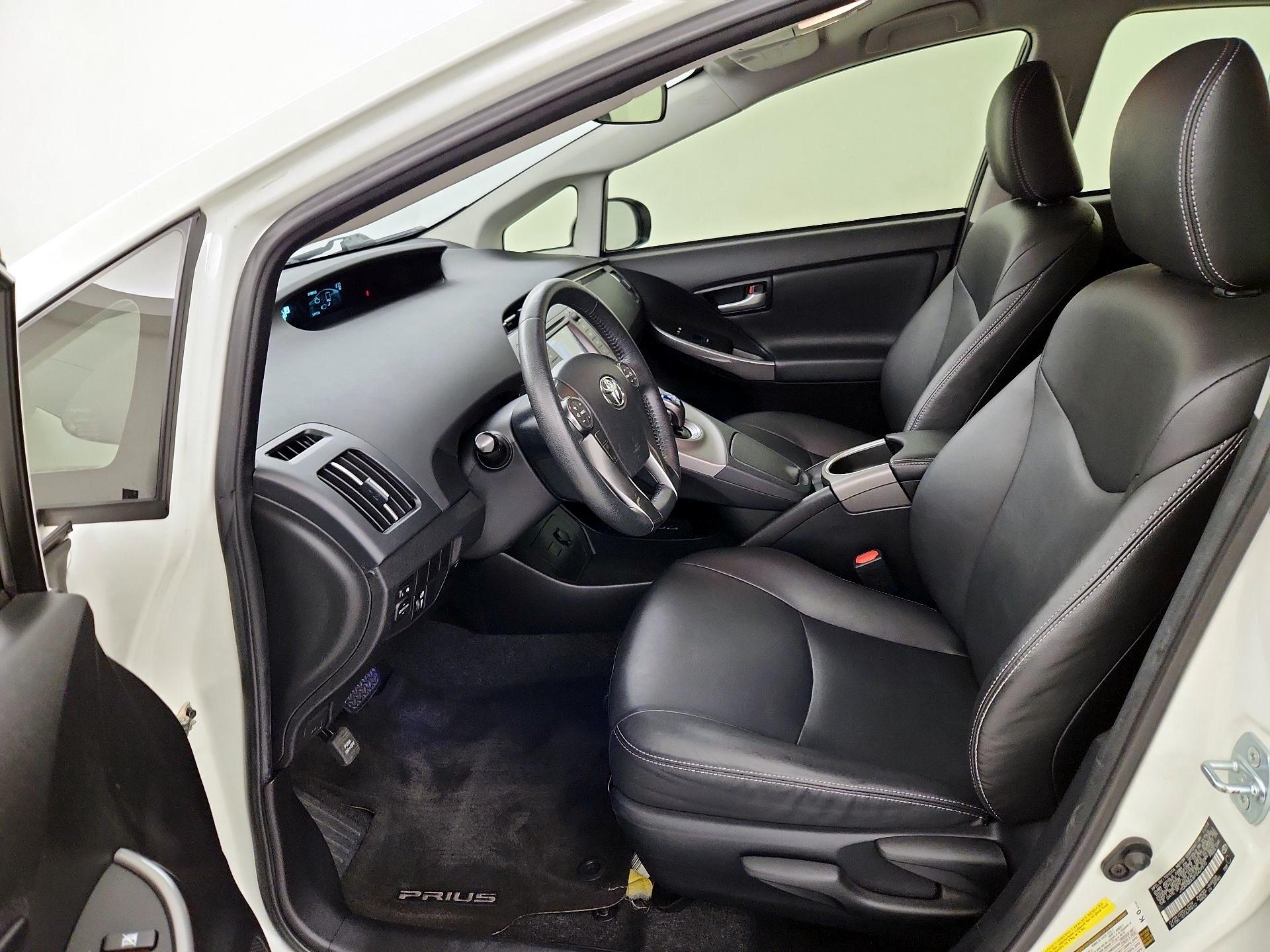 Thumbnail: 2015 Toyota Prius - 11