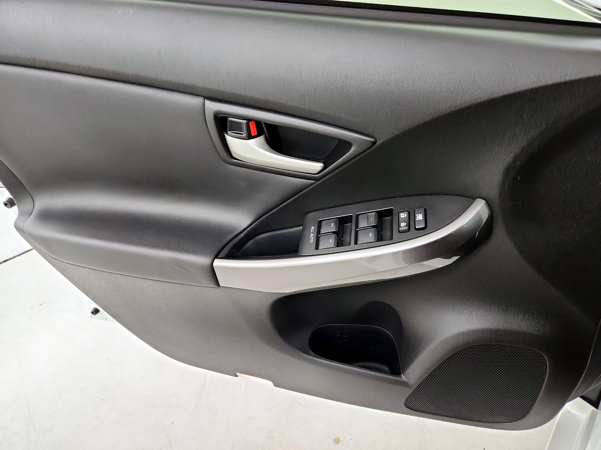 Thumbnail: 2015 Toyota Prius - 12