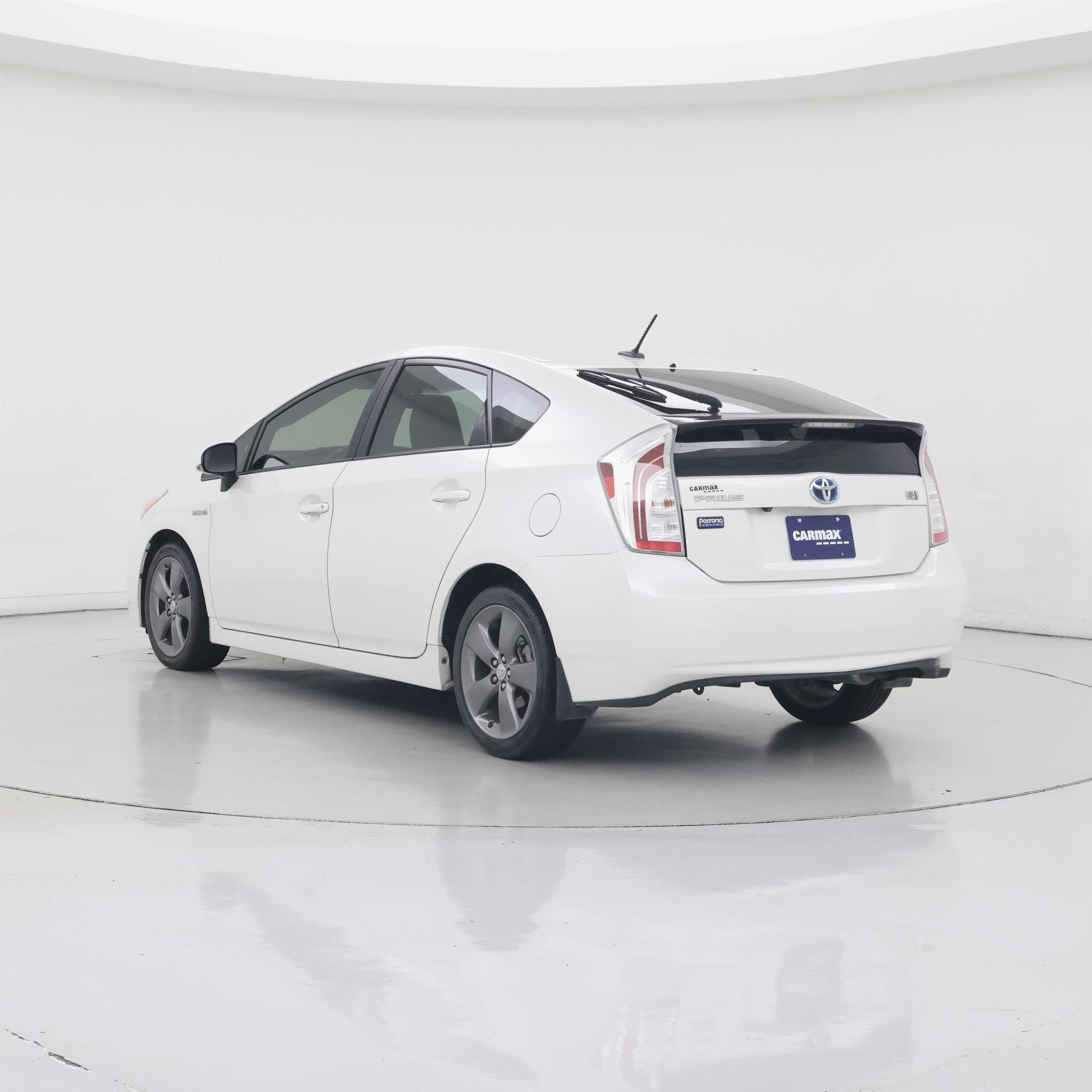 Thumbnail: 2015 Toyota Prius - 2