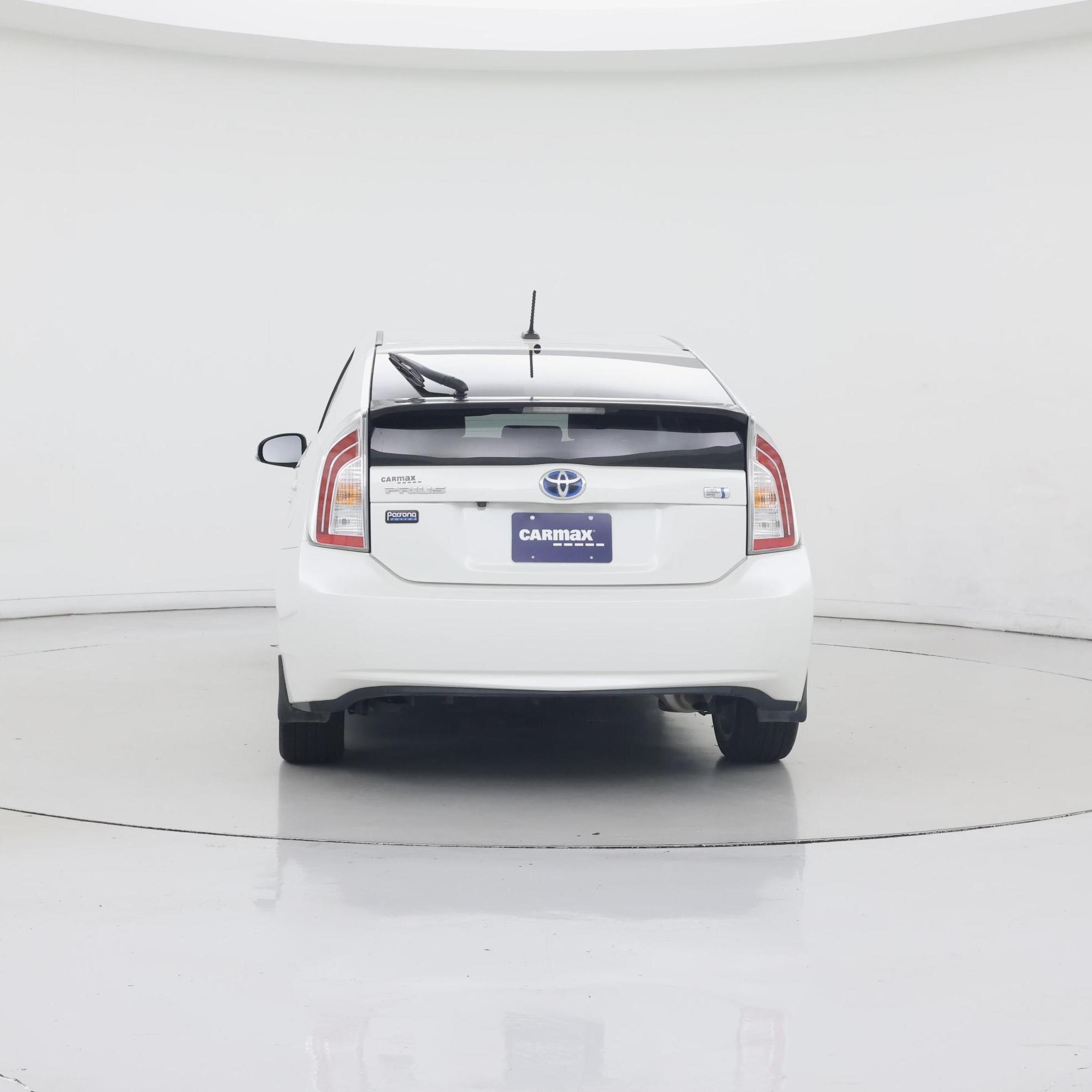 Thumbnail: 2015 Toyota Prius - 6