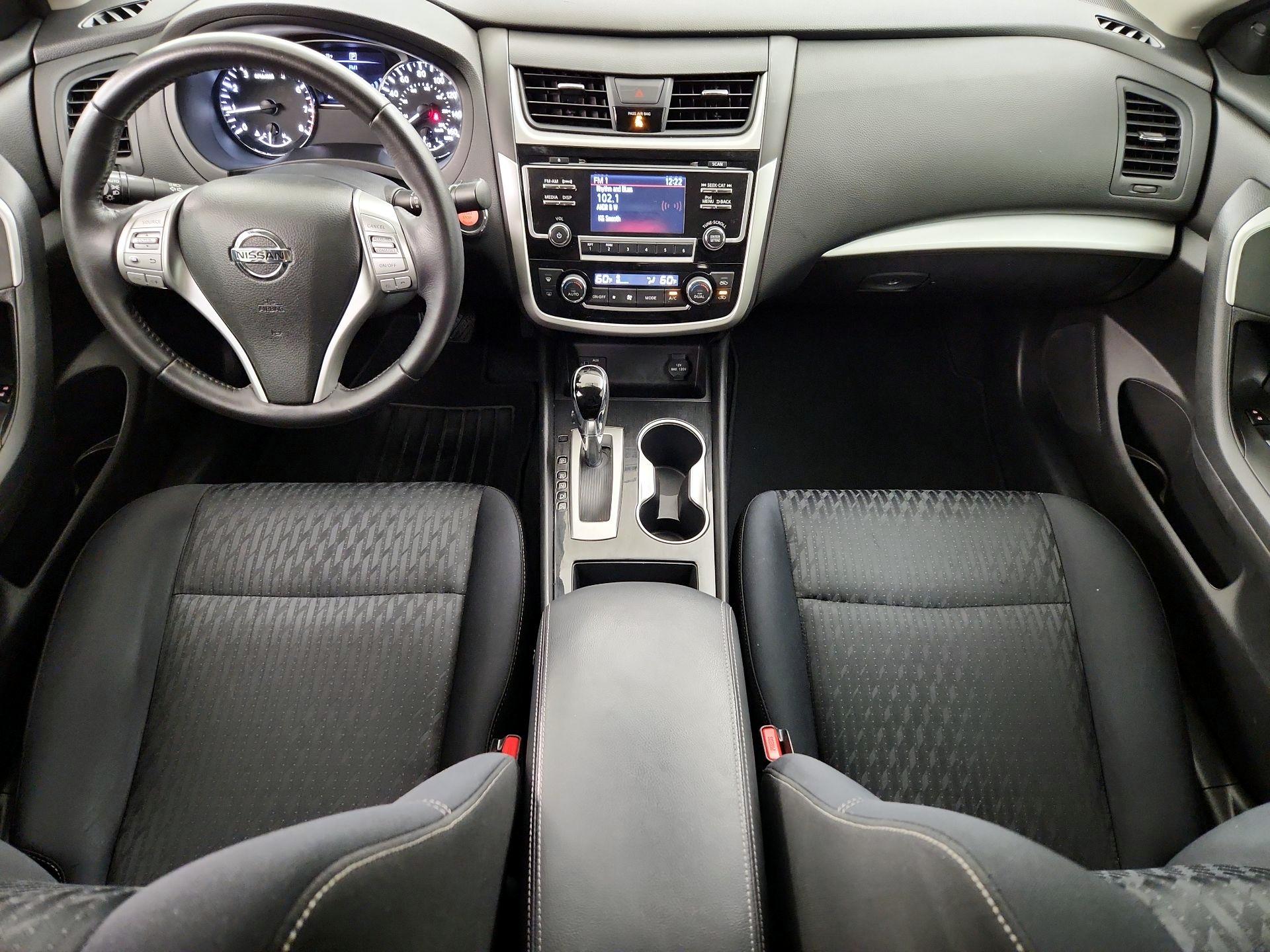 Thumbnail: 2018 Nissan Altima - 9