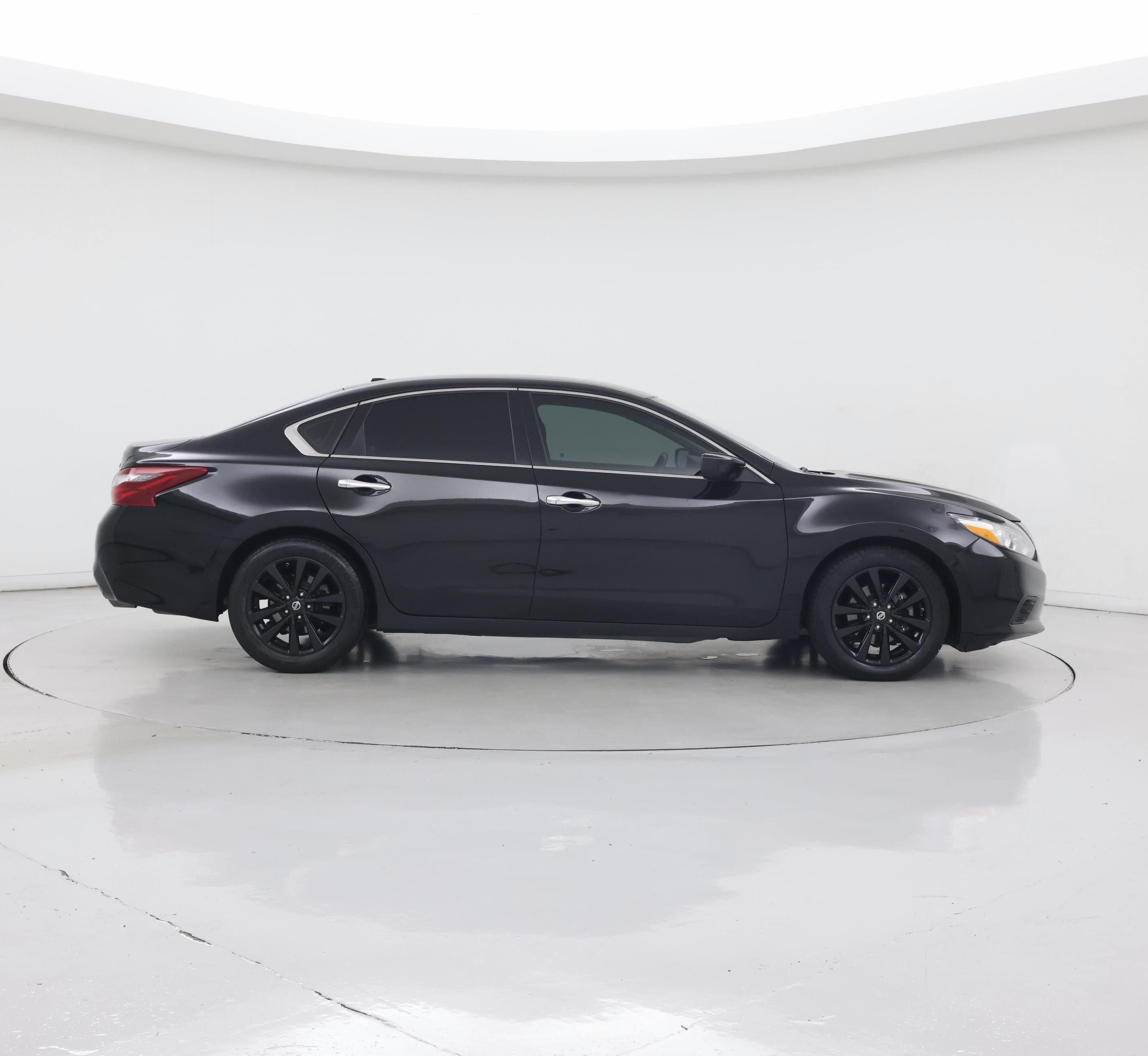 Thumbnail: 2018 Nissan Altima - 7