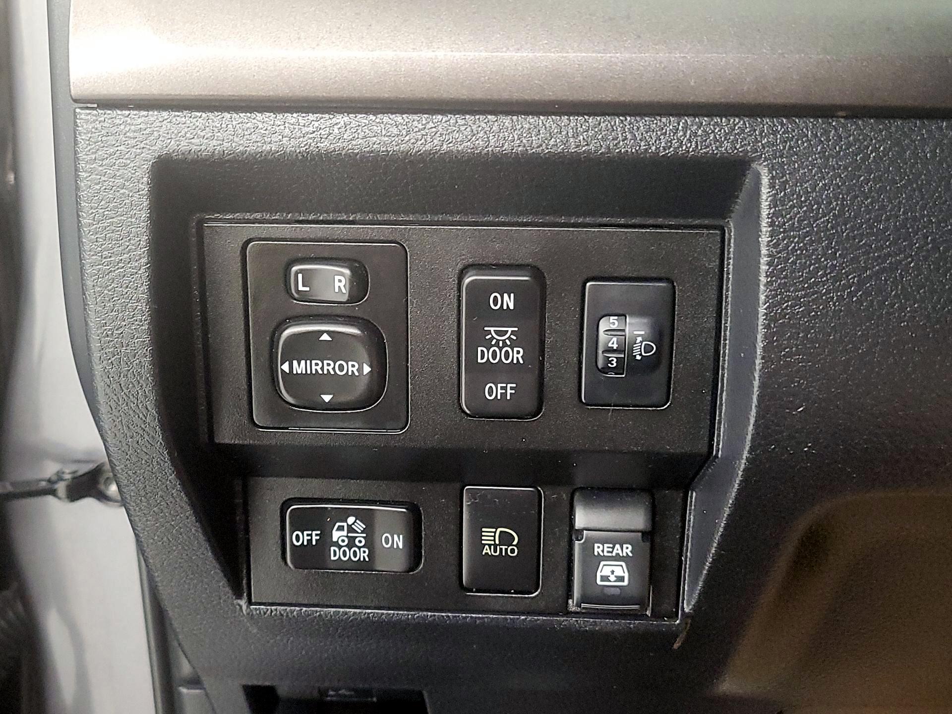 Thumbnail: 2019 Toyota Tundra - 13