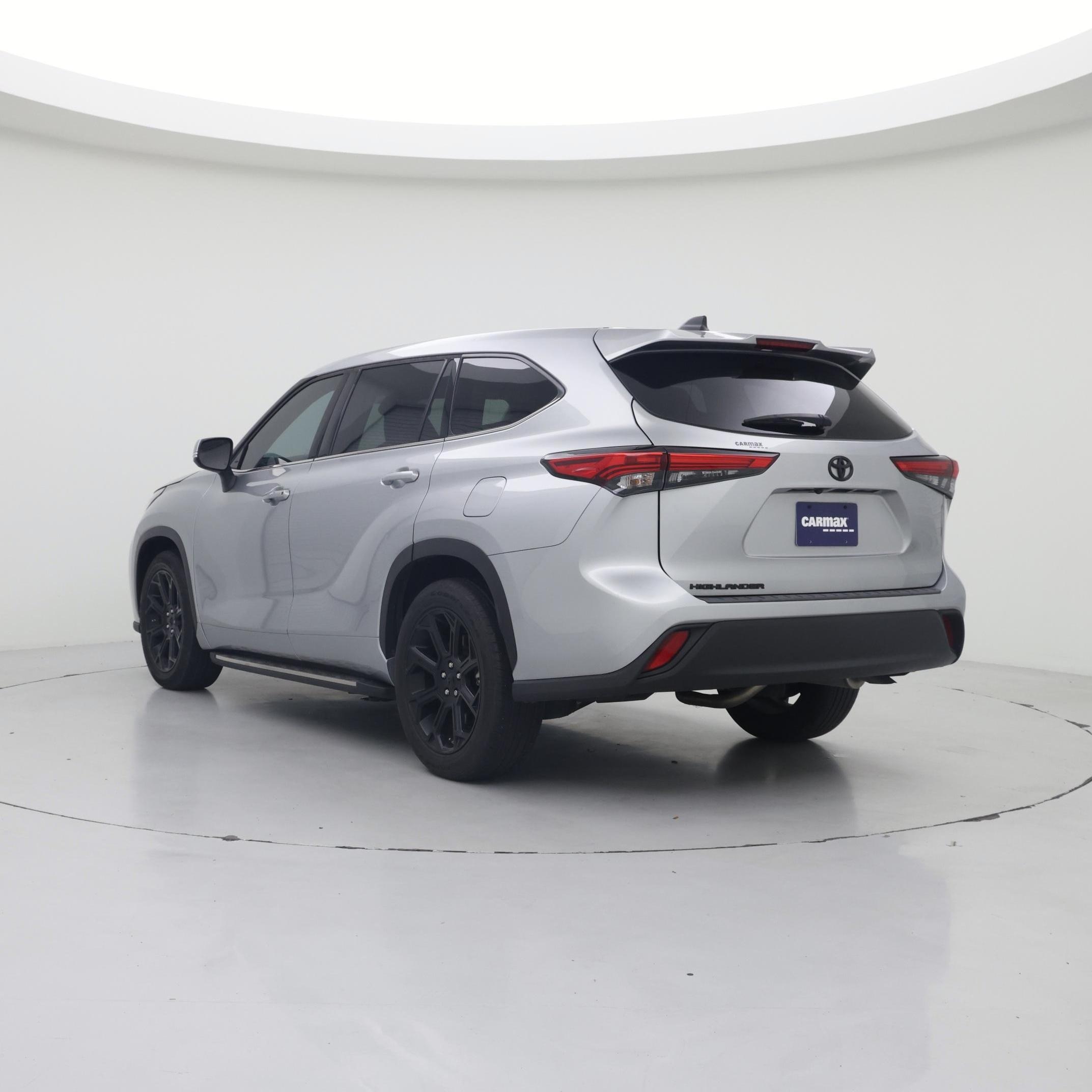 Thumbnail: 2022 Toyota Highlander - 2