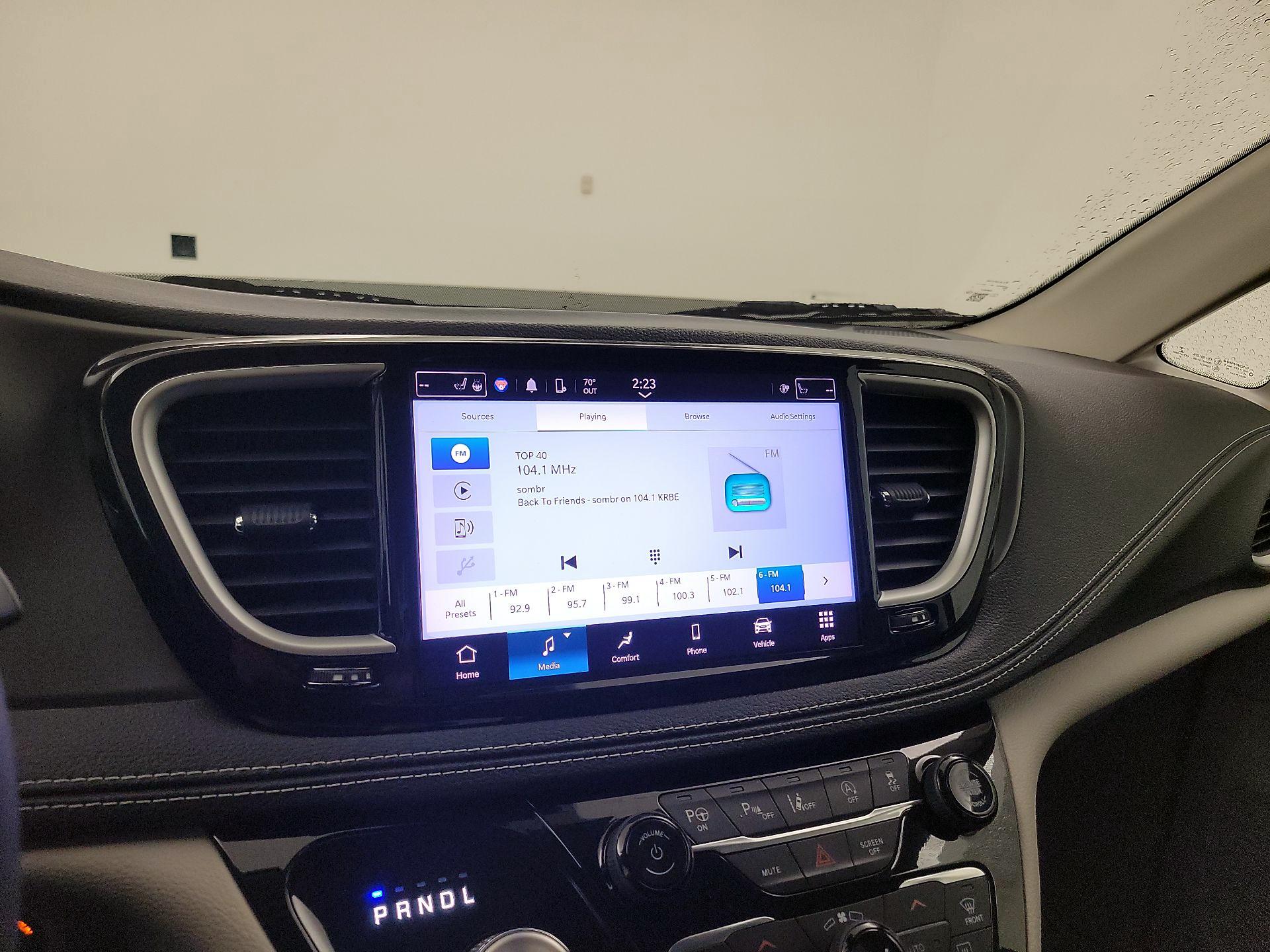 Thumbnail: 2023 Chrysler Pacifica - 15