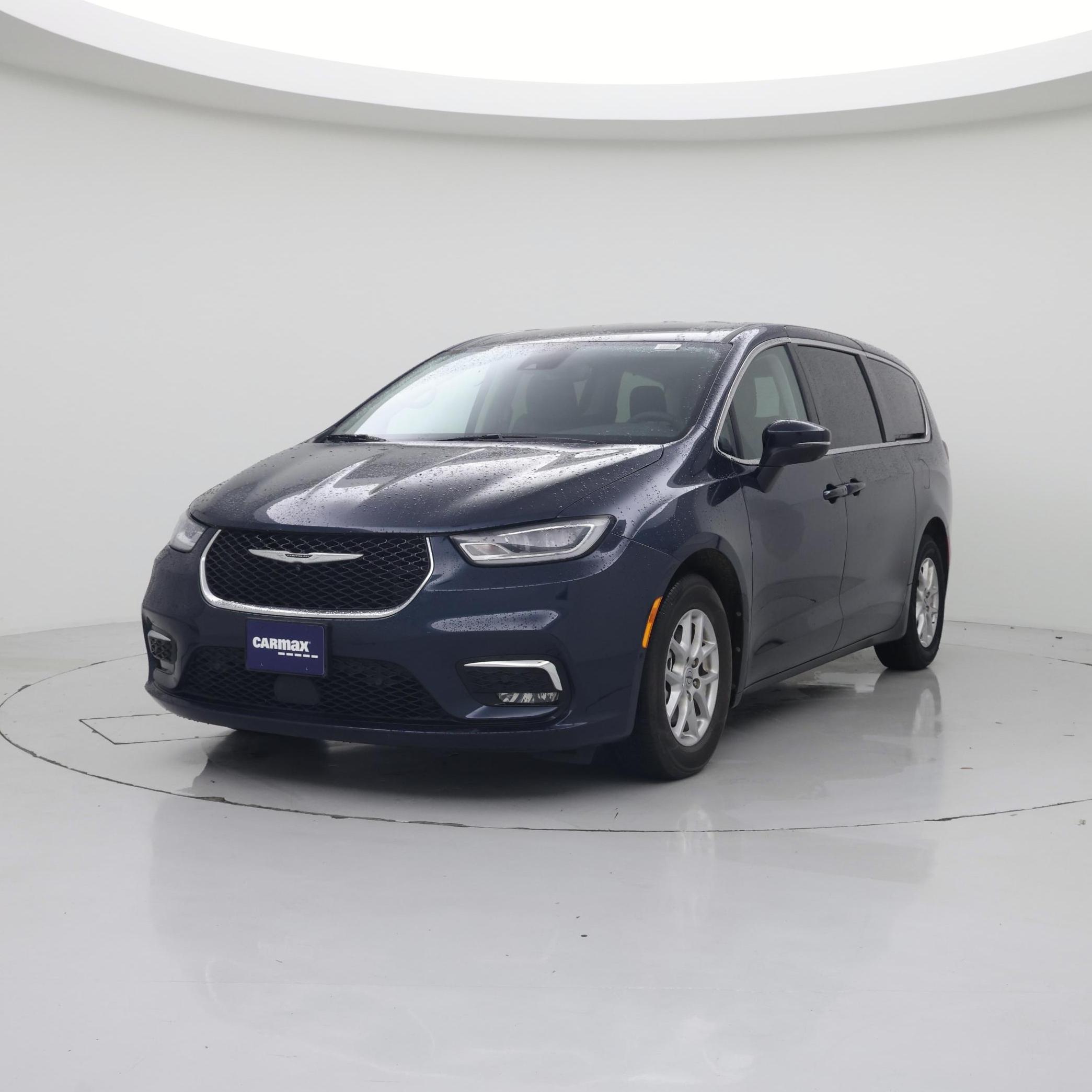 Thumbnail: 2023 Chrysler Pacifica - 4