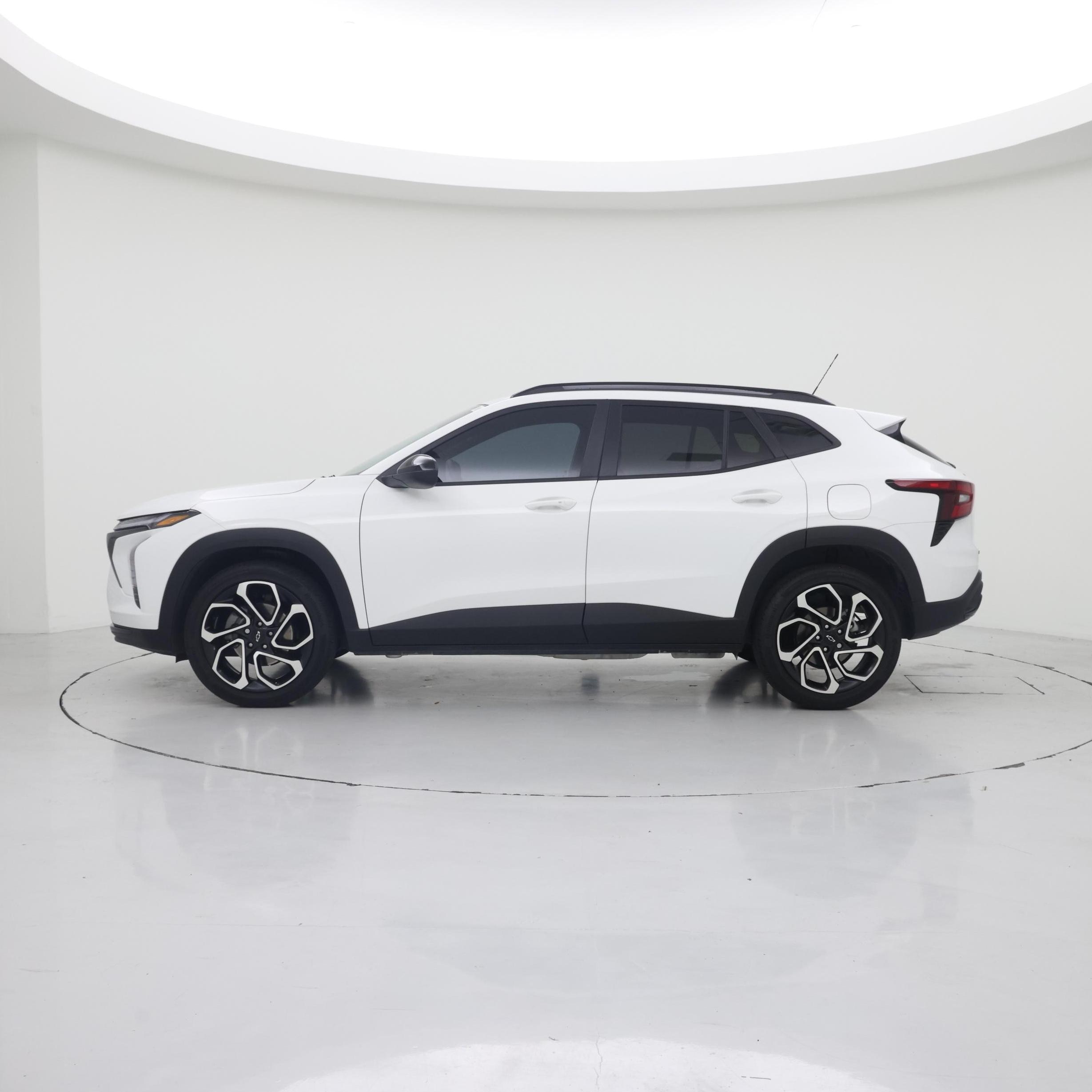 Thumbnail: 2024 Chevrolet Trax - 3