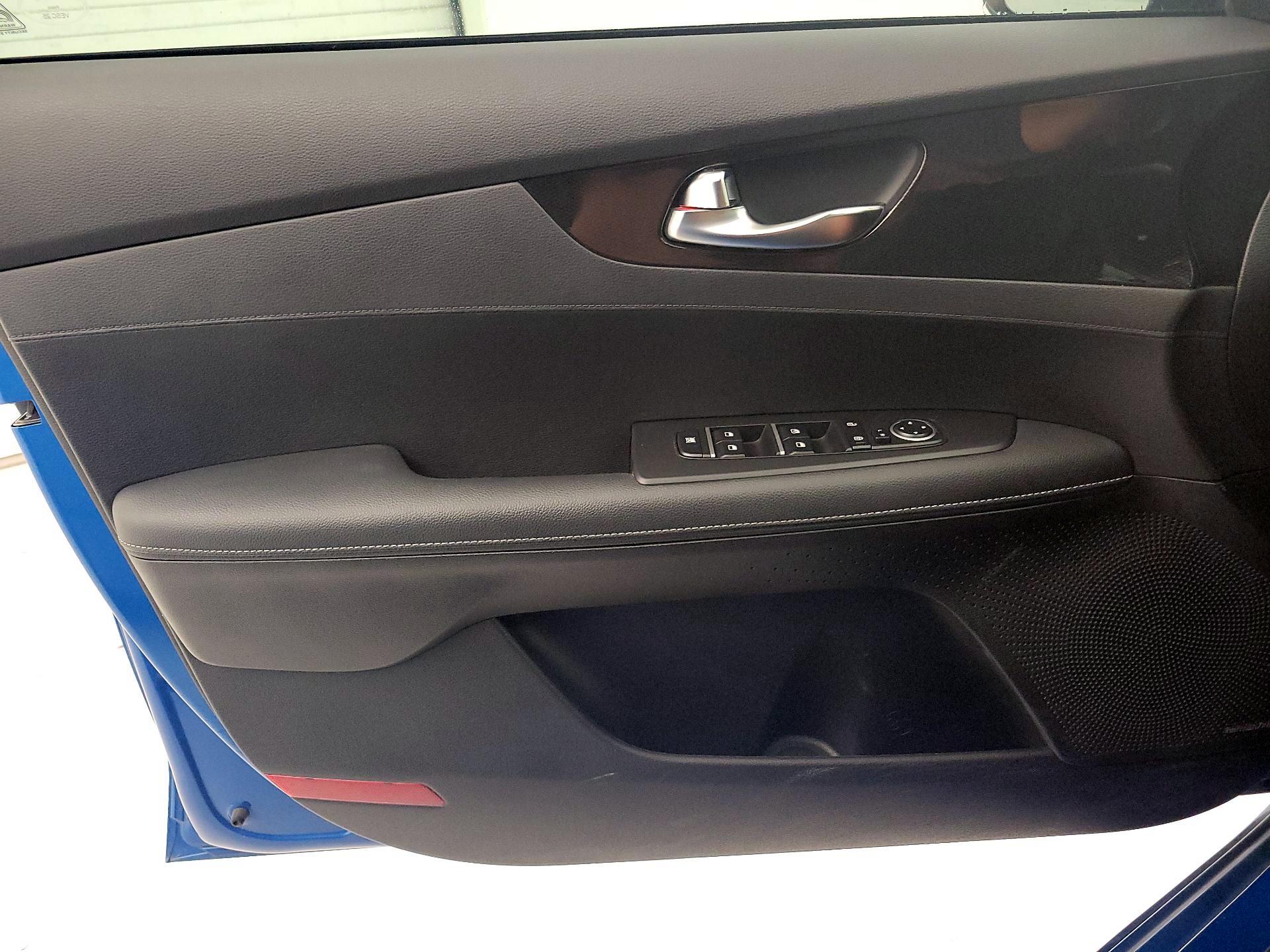 Thumbnail: 2023 Kia Forte - 12